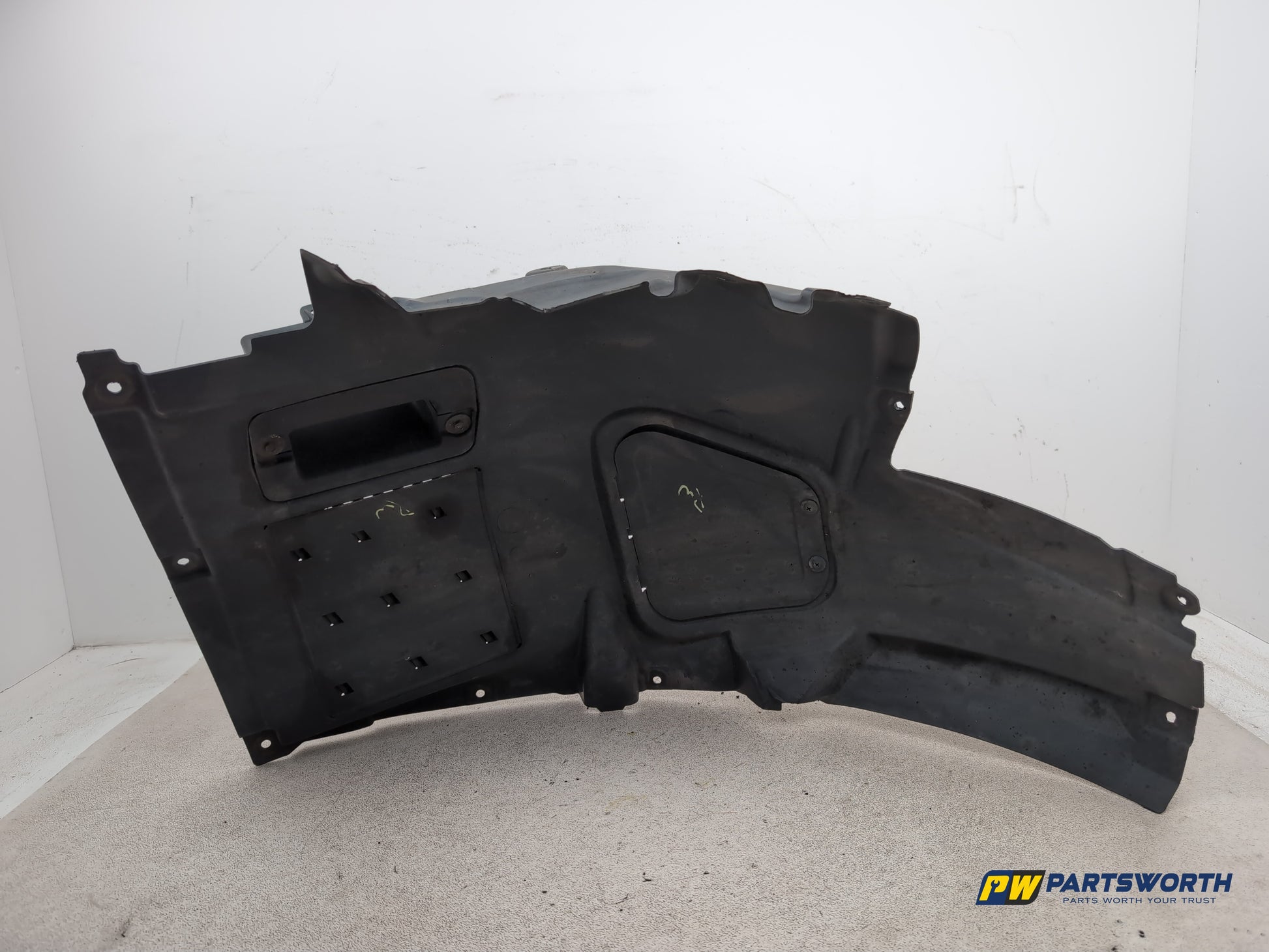 Moulding Wheel Arch Front RH 6