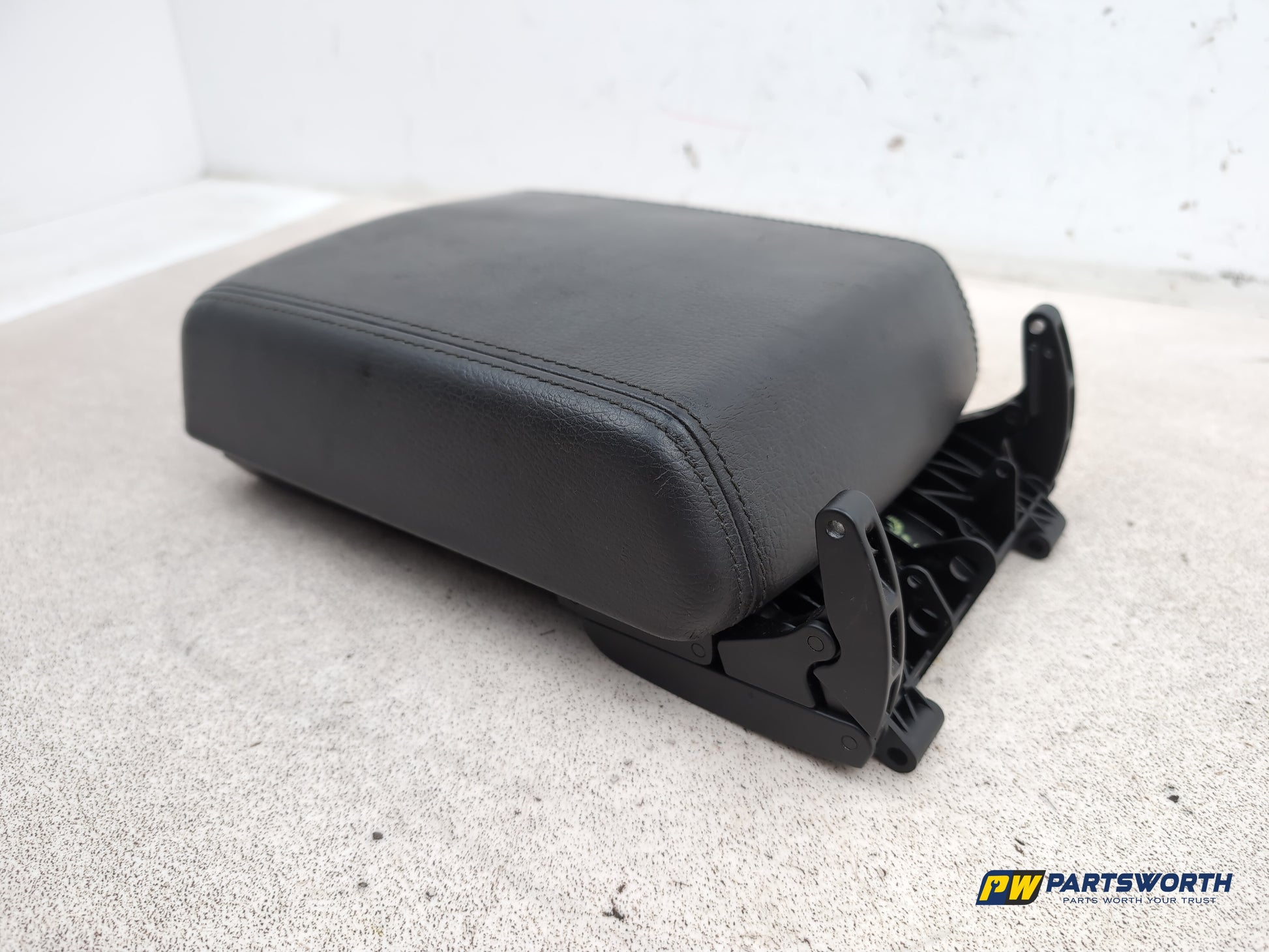 Volkswagen Touareg Altitude V6 Tdi A Centre Console Armrest 2007-2009 - photo 6