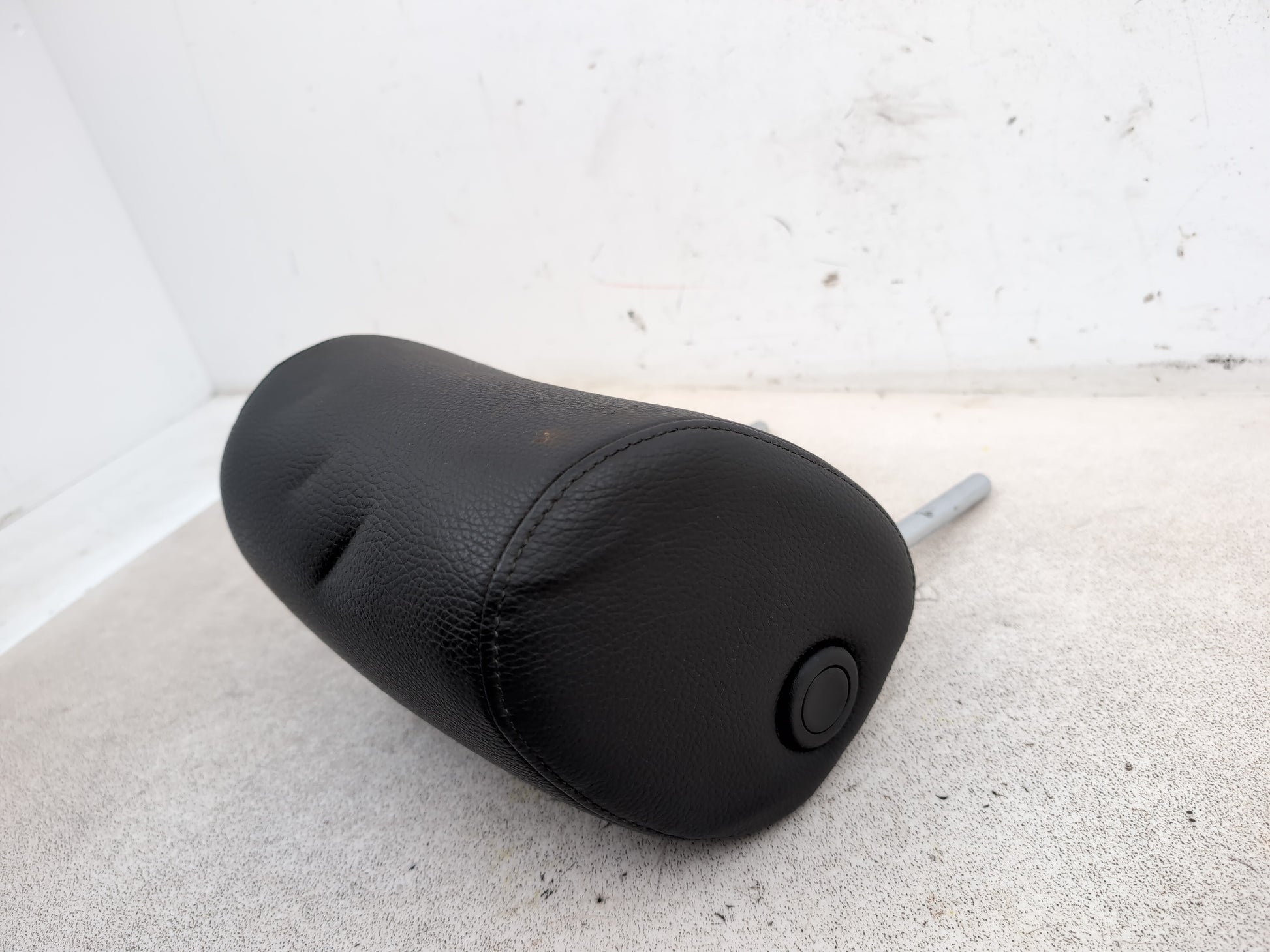 Rear Headrest 6