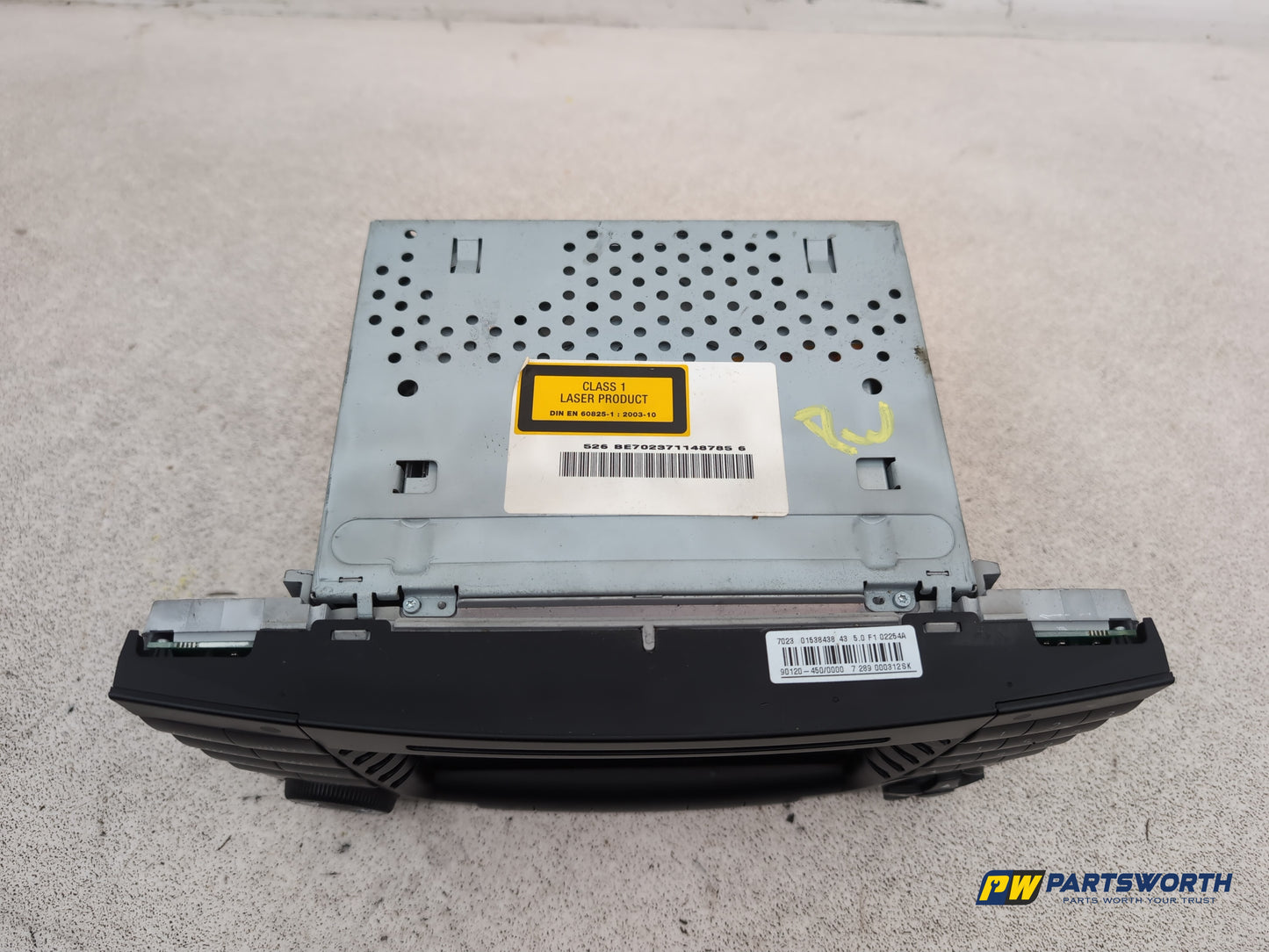 Radio - DAB/CD Player, Display screen + Facia  6