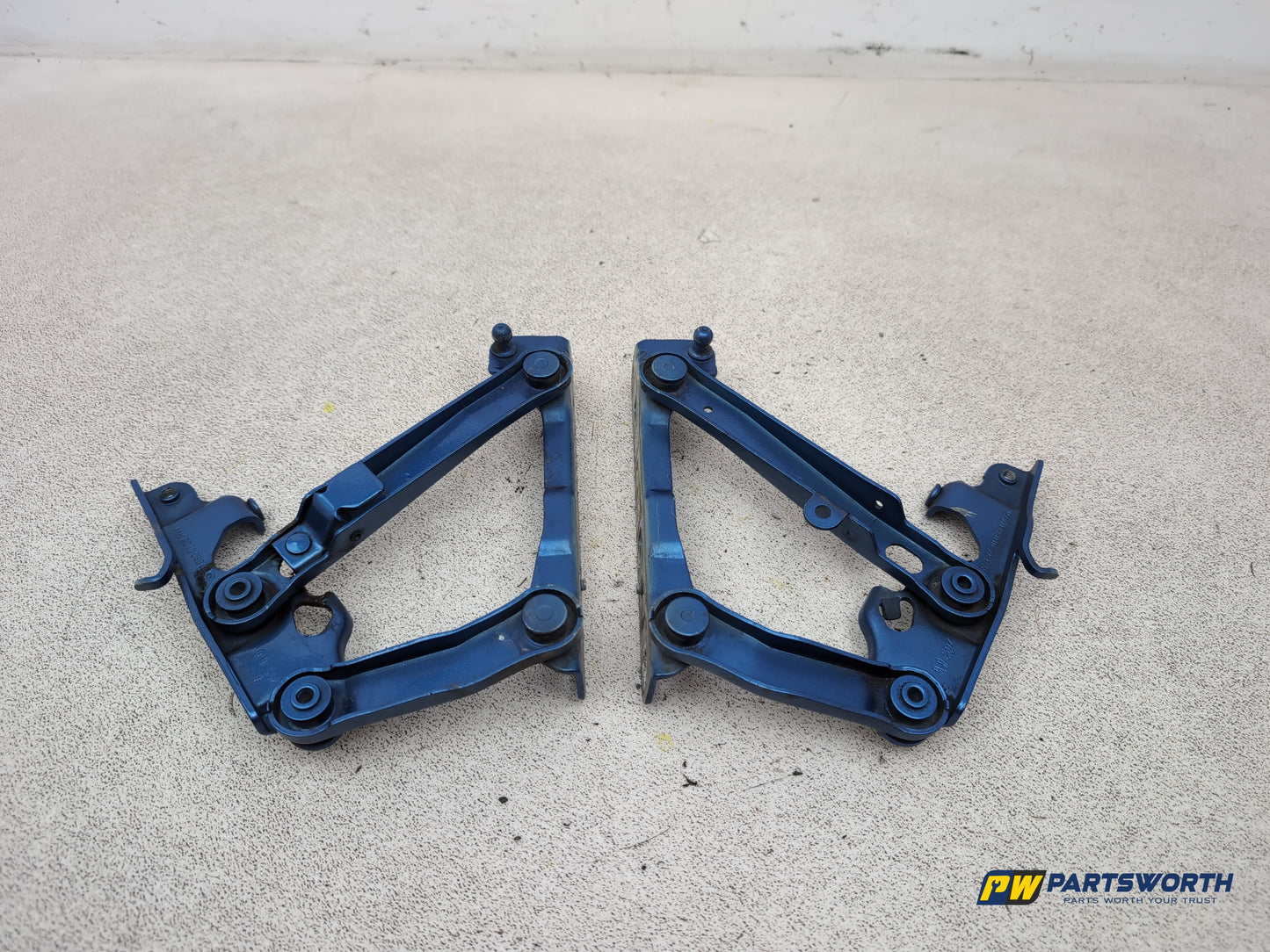 Bonnet Hinges 6
