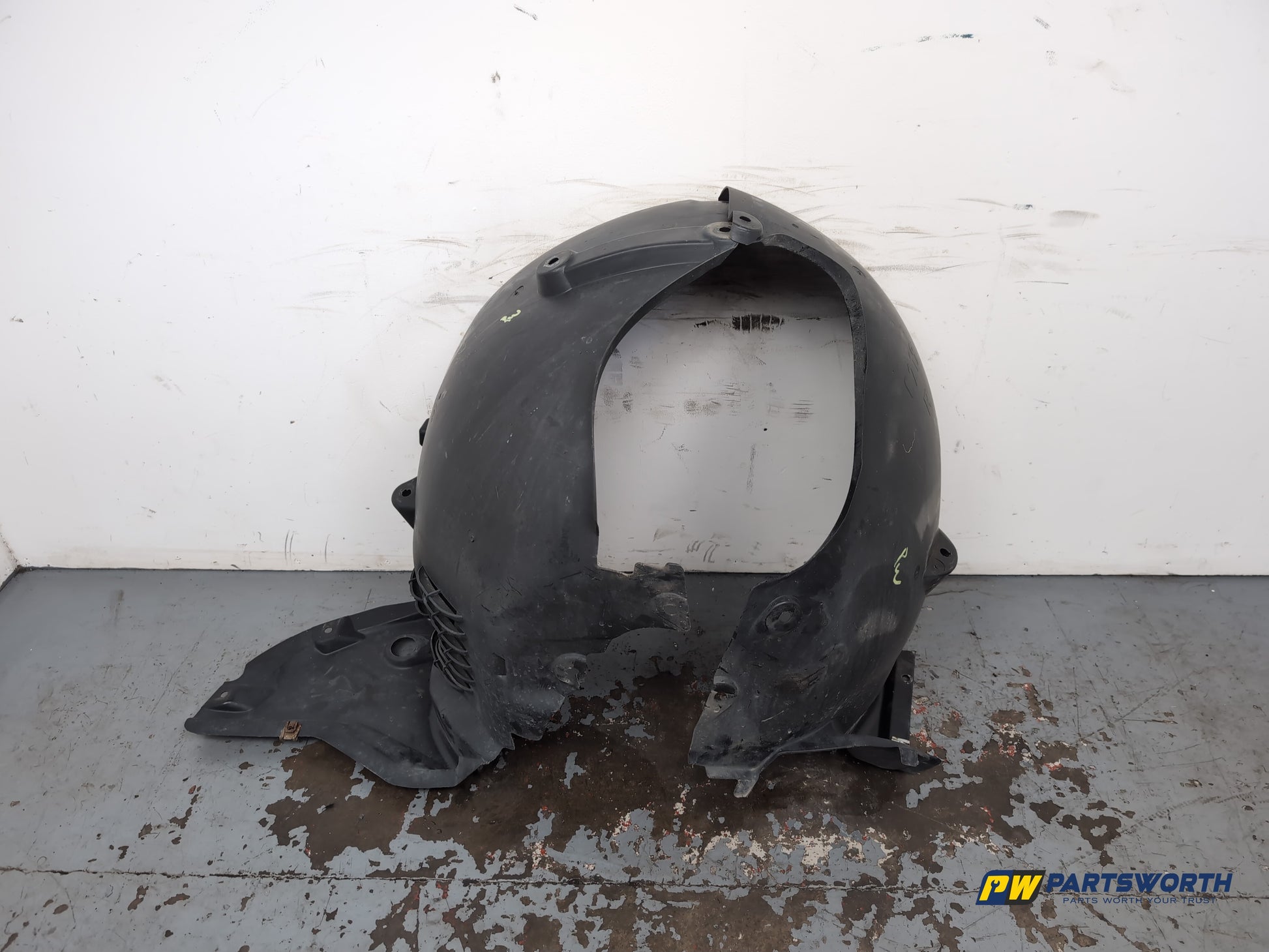 Moulding Wheel Arch Front RH 6