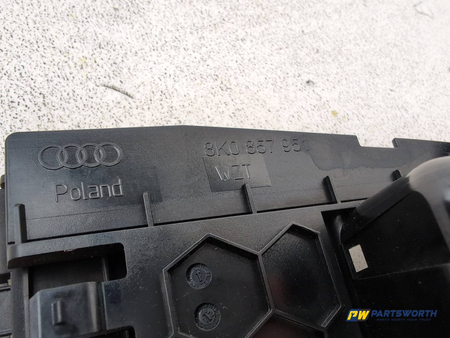 Audi A4 S Line Black Edit Tdi Quat Centre Console Ashtray Charging Point - photo 6