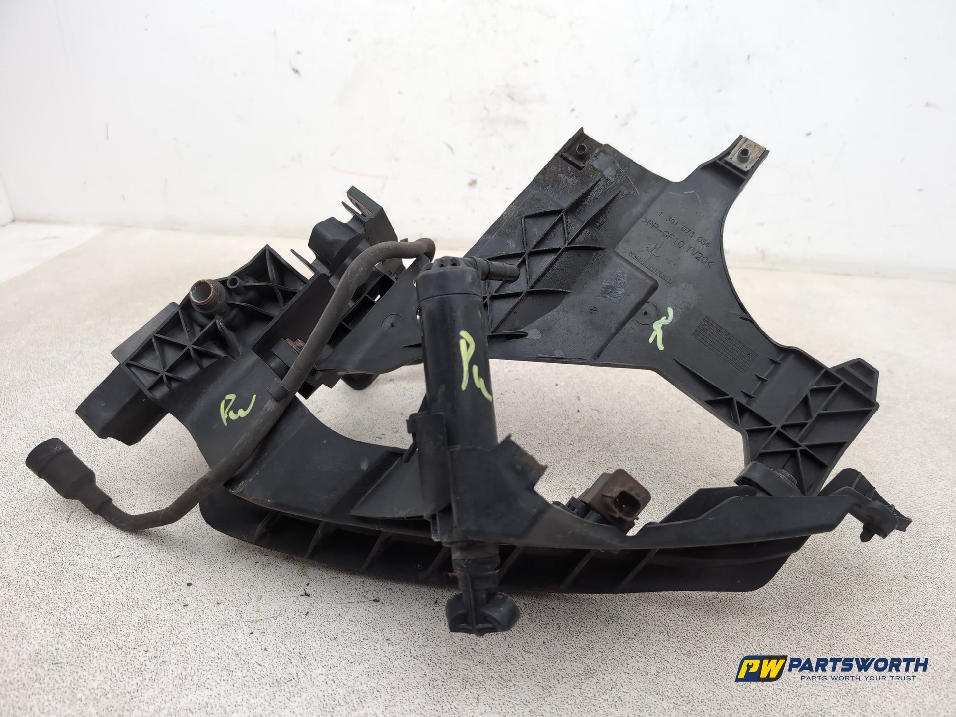 Headlamp Panel Support Bracket RH 6
