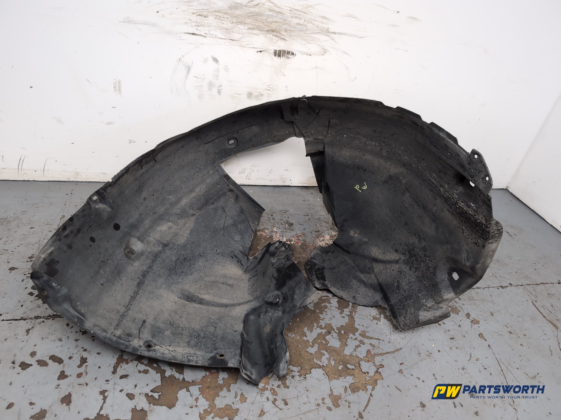 Moulding Wheel Arch Front LH 6