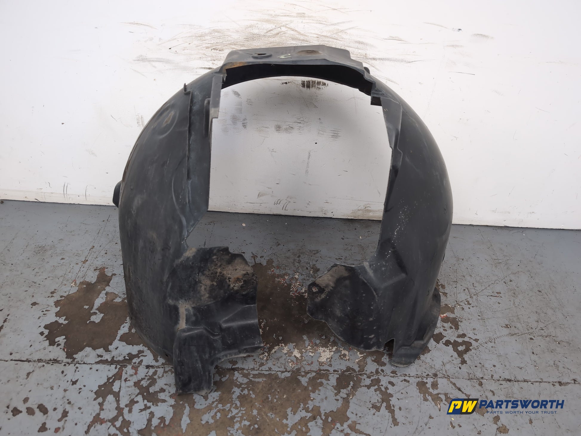 Moulding Wheel Arch Front RH 6