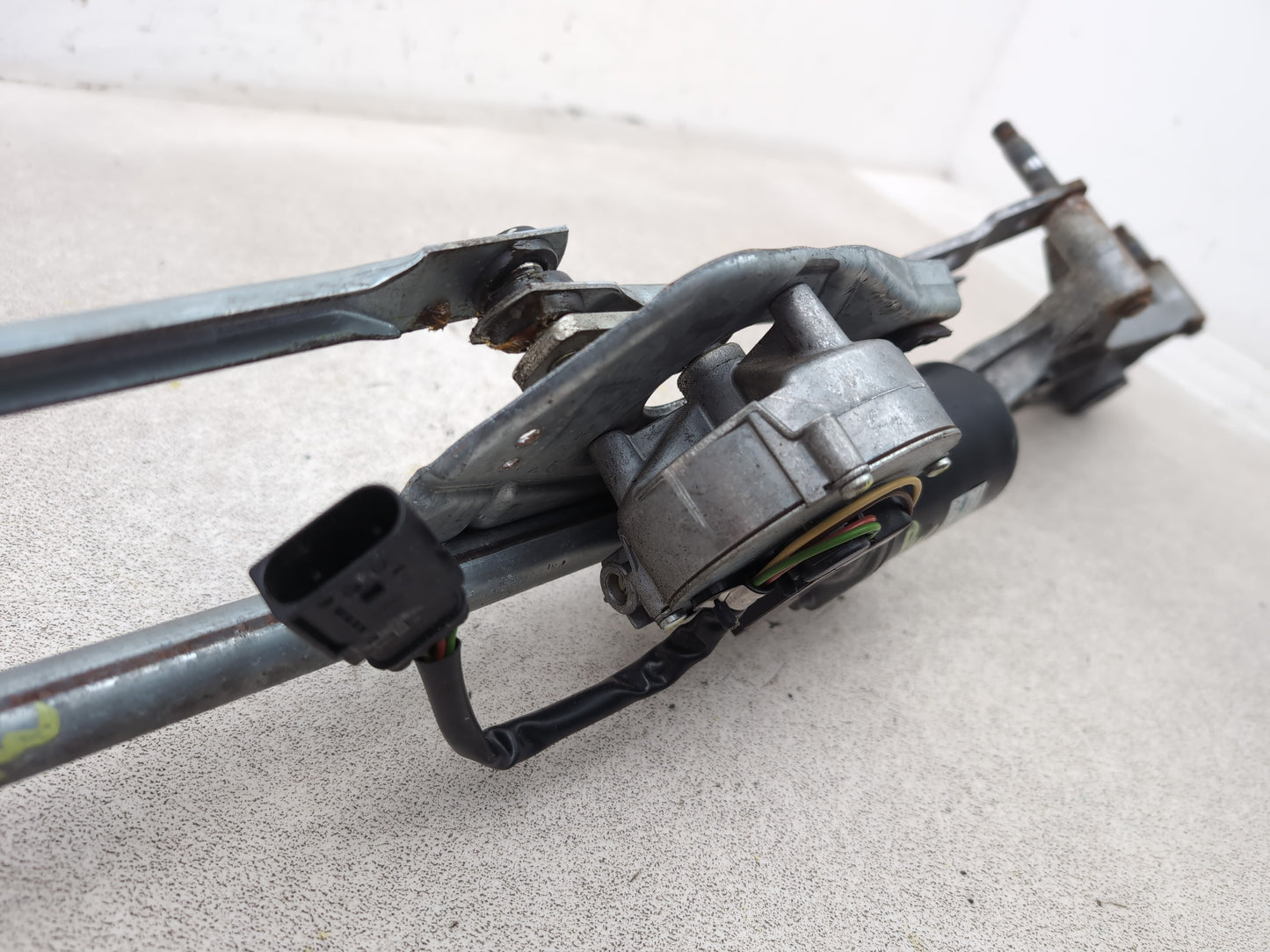 Front Wiper Motor & Mechanism / Linkage 6