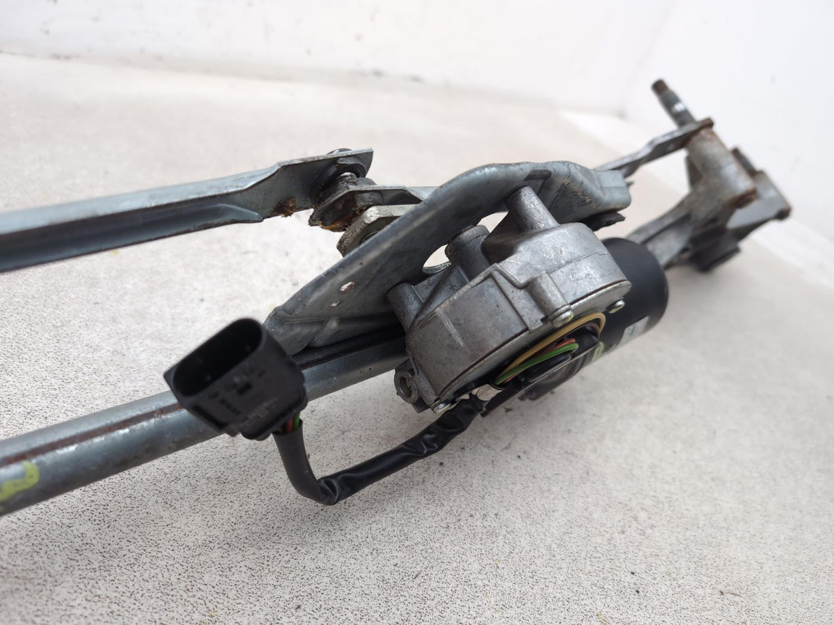 Front Wiper Motor & Mechanism / Linkage 6