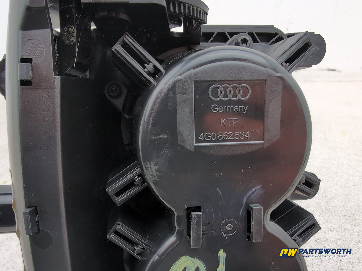 Audi A6 Se Tdi Quattro Auto Centre Console Cup Holder 4g0862534 2011-2012 - photo 6