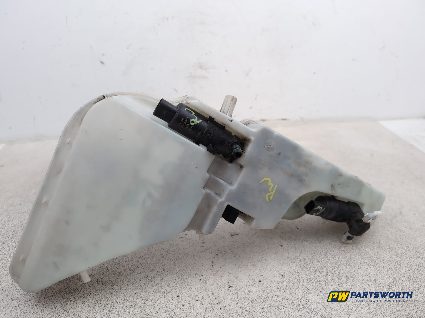 Audi A6 Se Tdi Quattro Auto Washer Bottle Windscreen 4g2955462 2011-2014 - photo 6