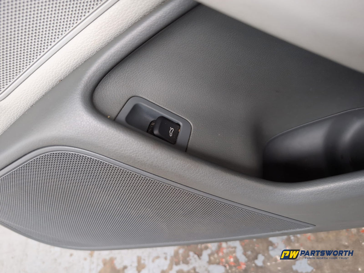 Door Front RH 12