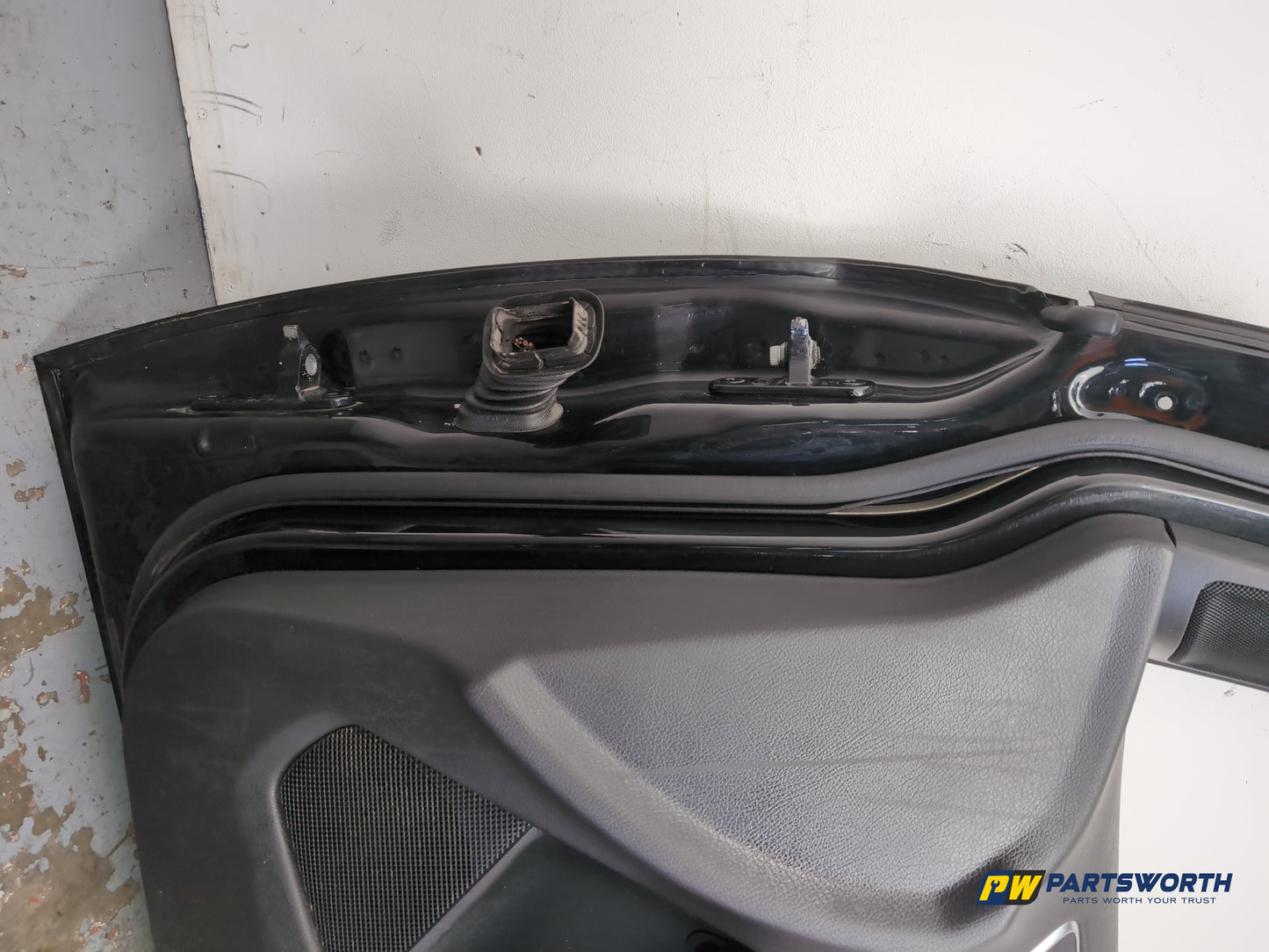 Door Front RH 18