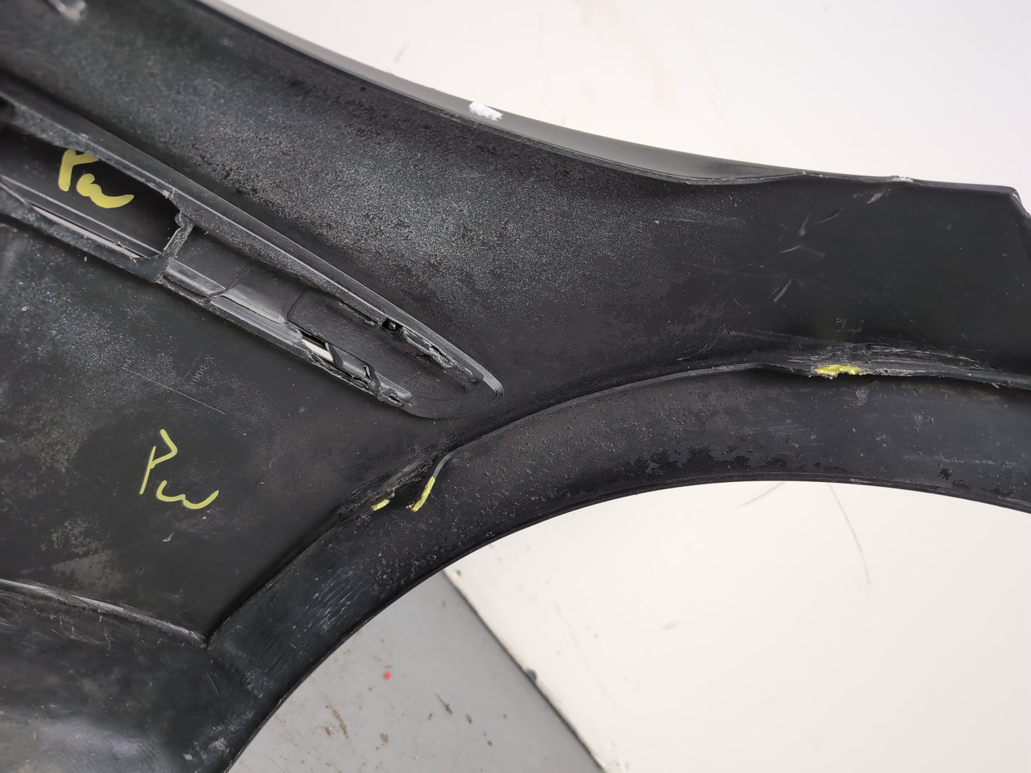 Bmw 118d Se Auto Front Bumper Black 475/9 2007-2009 - photo 3