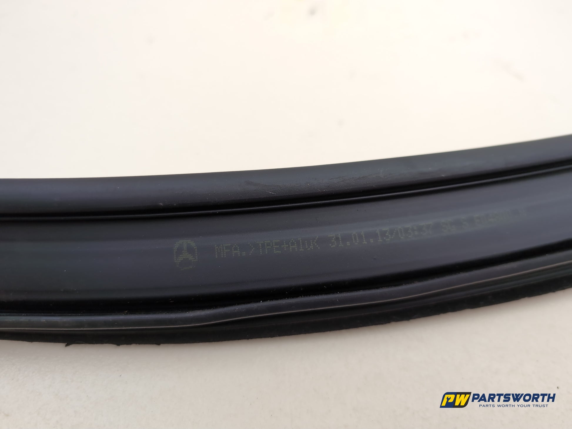 Mercedes-Benz B180 Blueefficiency Sport Front Left Window Rubber Seal 2011-2014 - photo 6