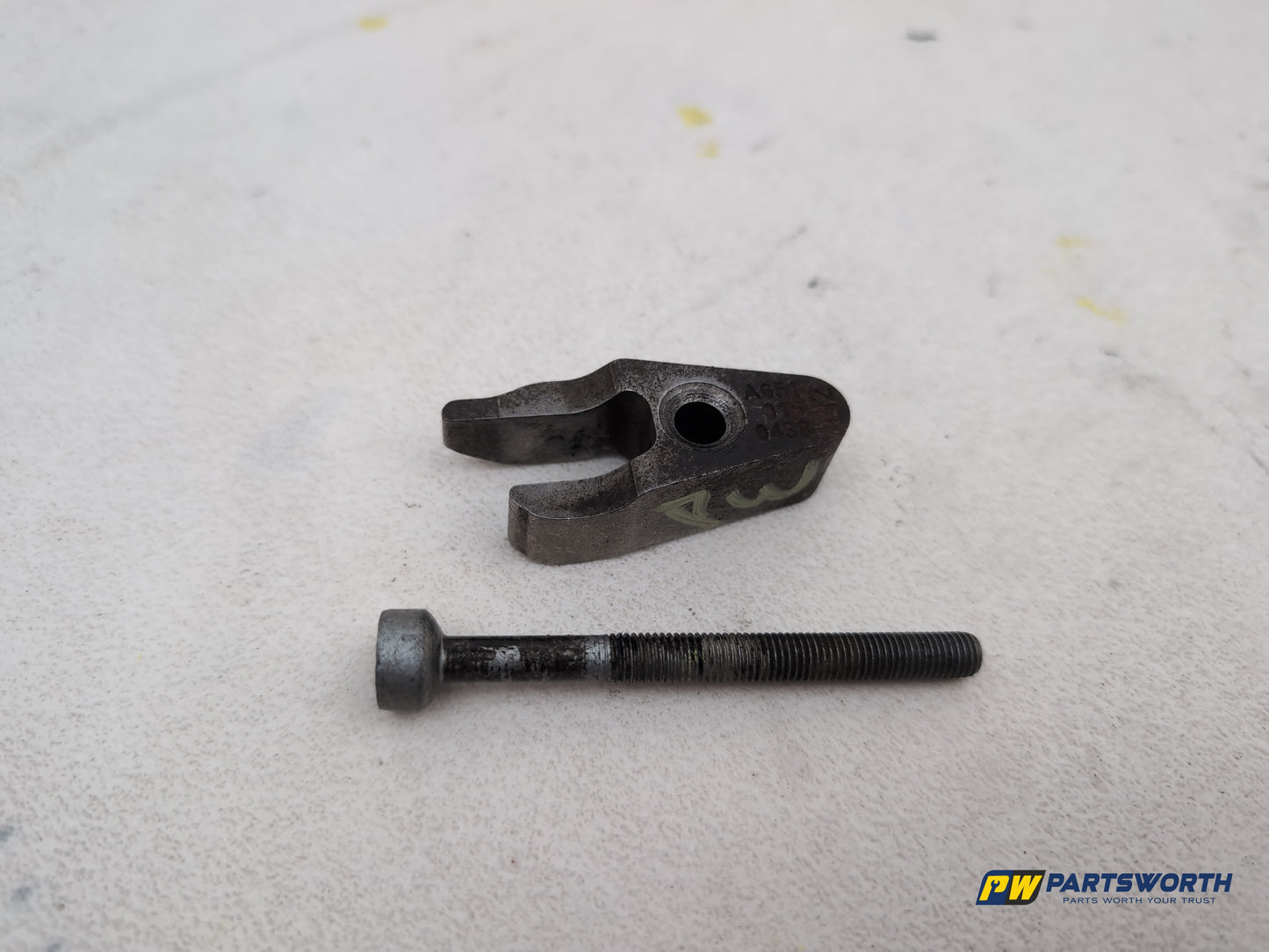 Mercedes-Benz B180 Blueefficiency Sport Cdi Fuel Injector Clamp And Bolt - photo 6