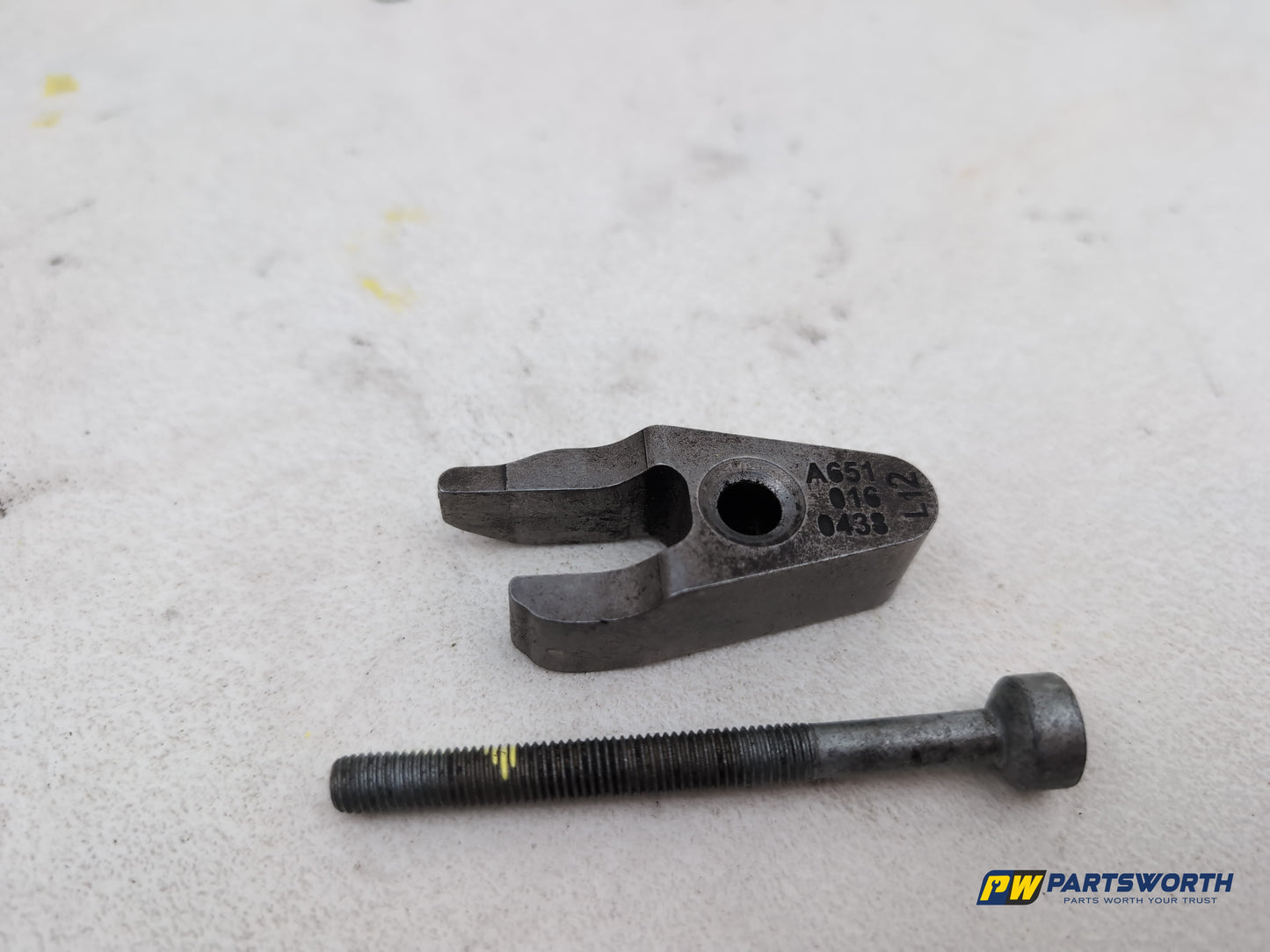 Mercedes-Benz B180 Blueefficiency Sport Cdi Fuel Injector Clamp And Bolt - photo 6