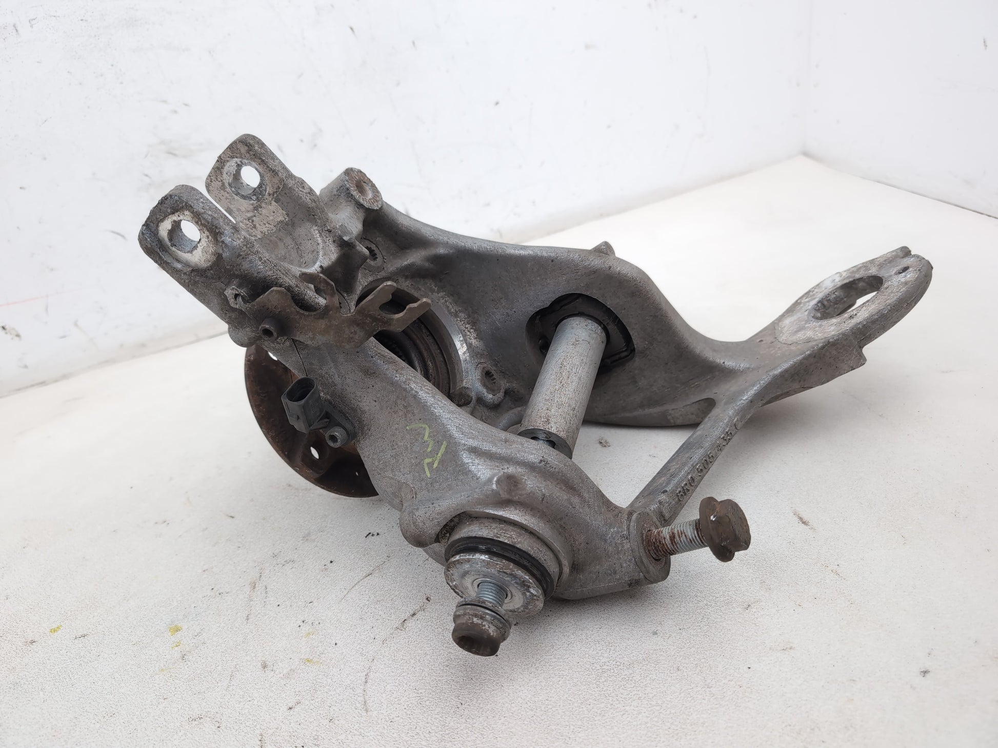 Audi A6 Se Tdi Quattro Auto Wheel Hub Rear Lh Passenger Side 8r0505435c