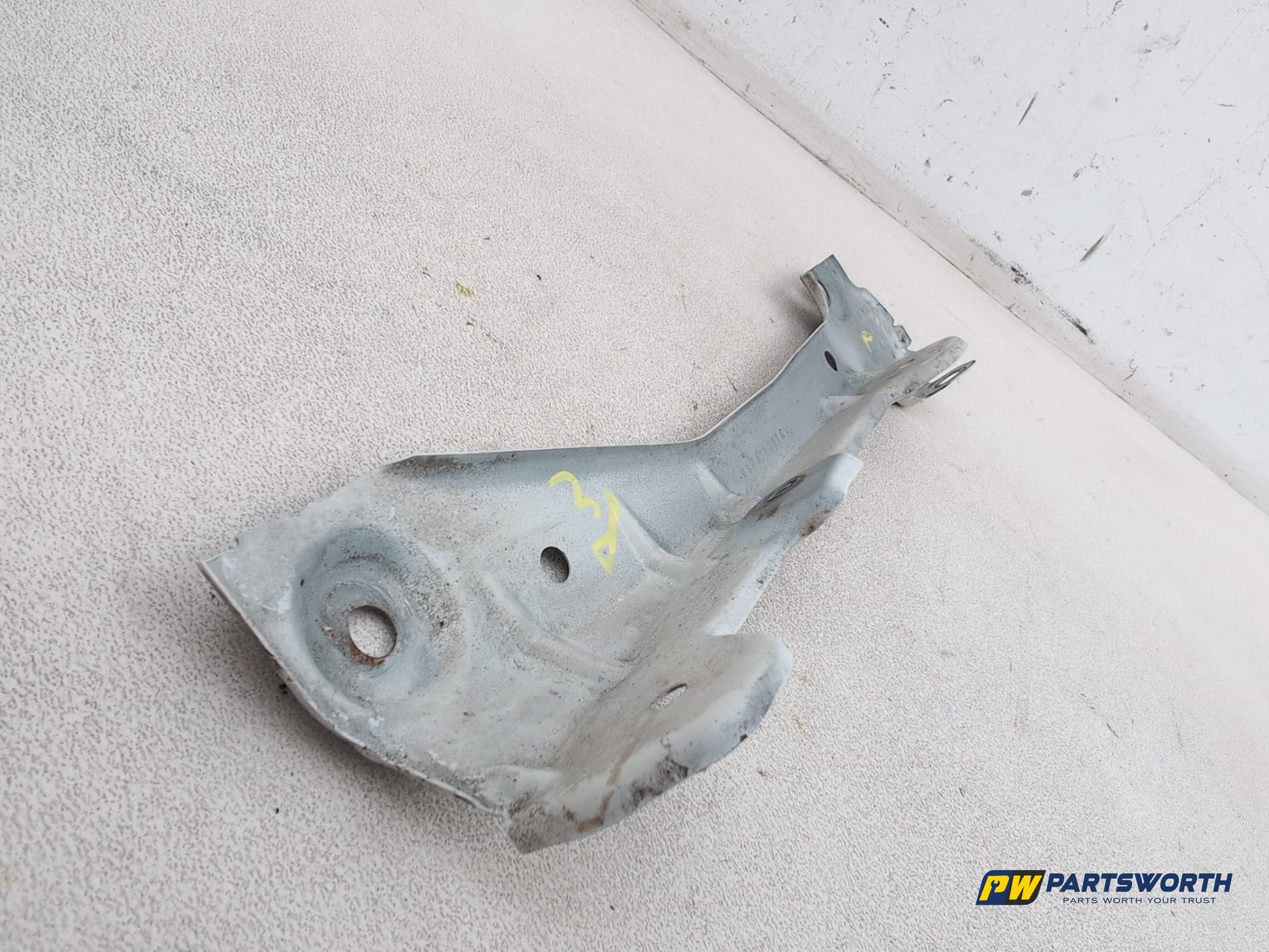 Mercedes-Benz Ml350 Spt Cdi Blueef-Cy Wing Mount Bracket Left Passenger Side - photo 6
