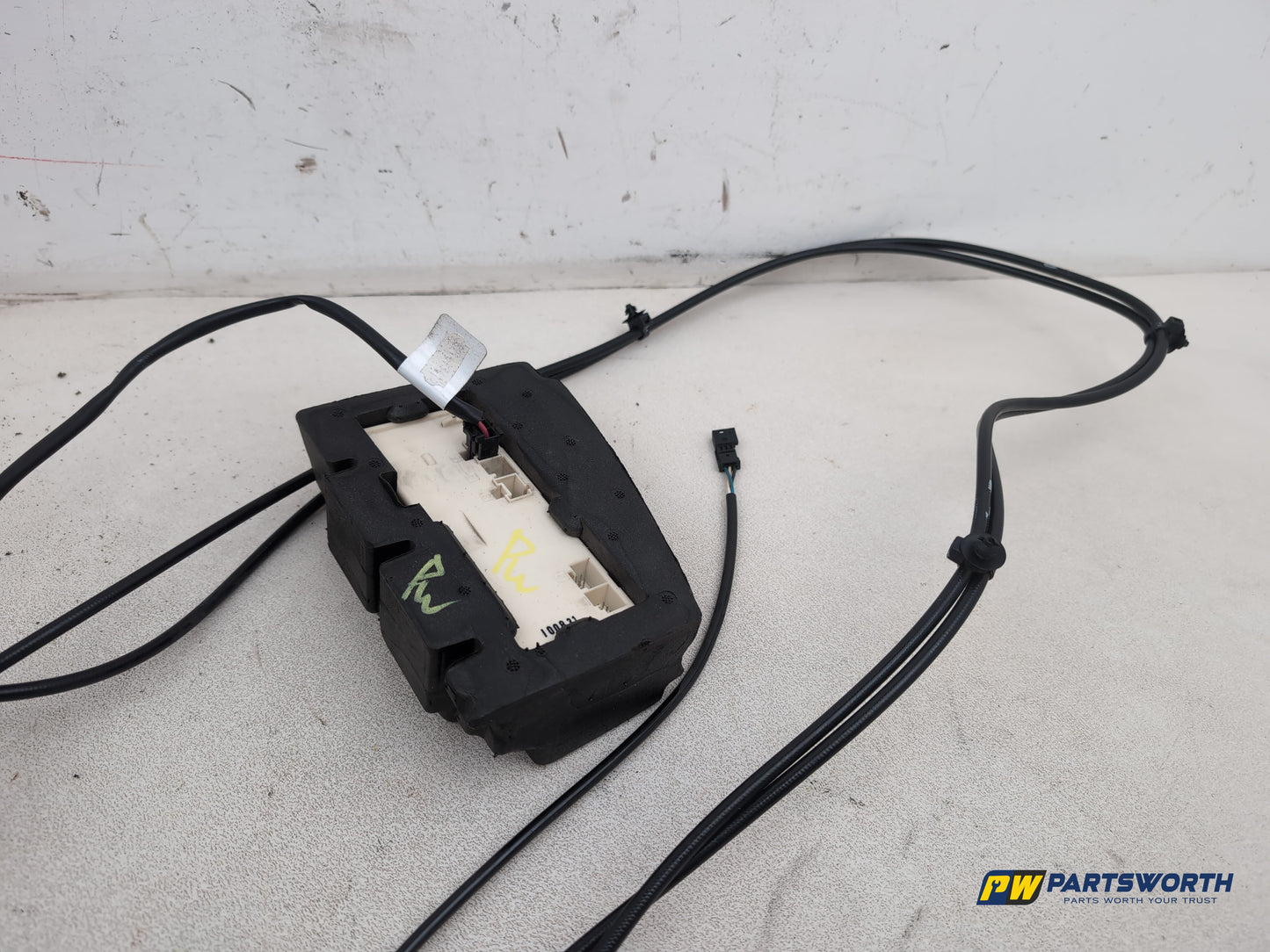 Boot Lid Hydraulic Cylinder LH 5