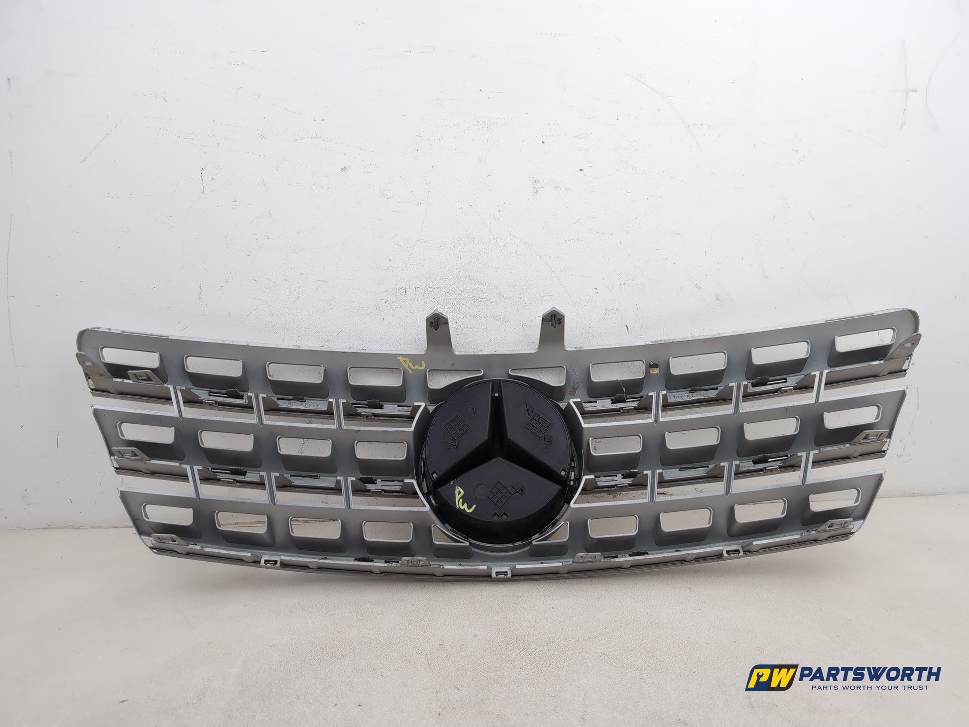 Grille Front 6