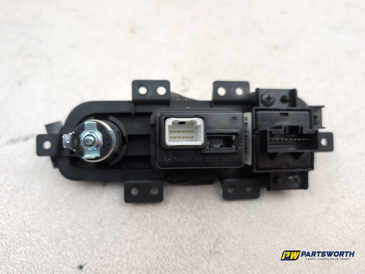 Kia Sportage 3 Sat Nav Crdi Aux Socket And Parking Switch 846323u900 2010-2013 - photo 6
