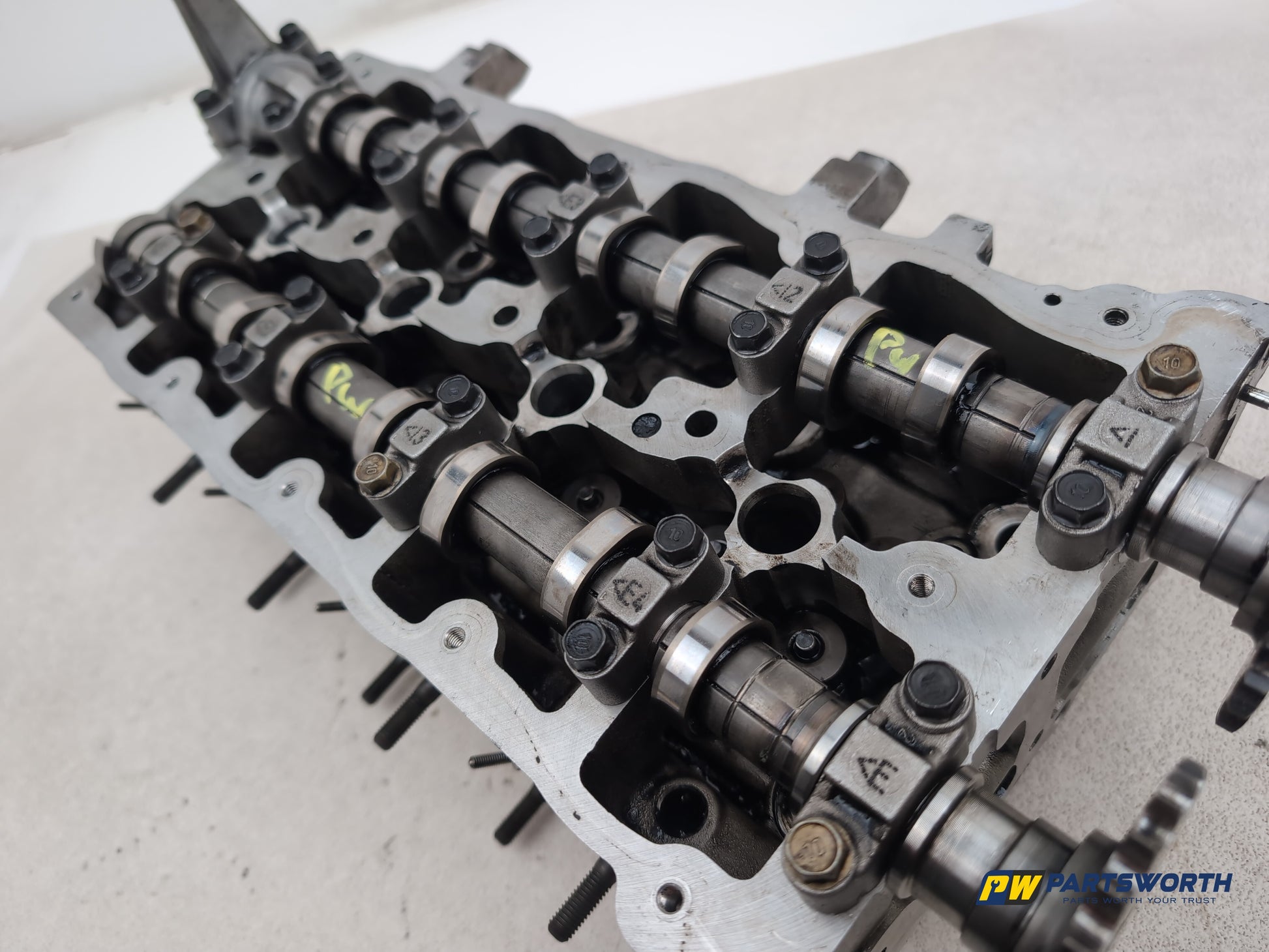 Kia Sportage 3 Cylinder Head And Camshafts 1.7l Diesel 221112a200 2010-2015 - photo 6