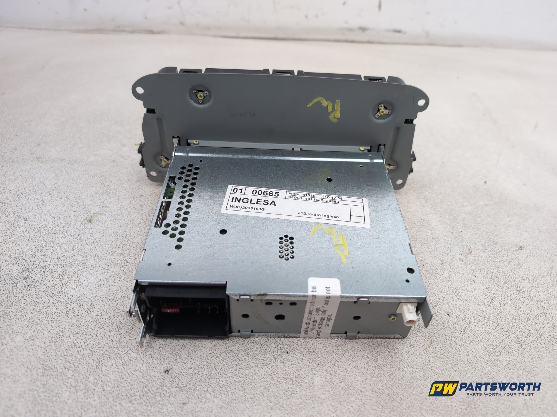 Seat Ibiza Sportrider Radio Module And Cd Player Head Unit 6j2035153g 2010-2011 - photo 6