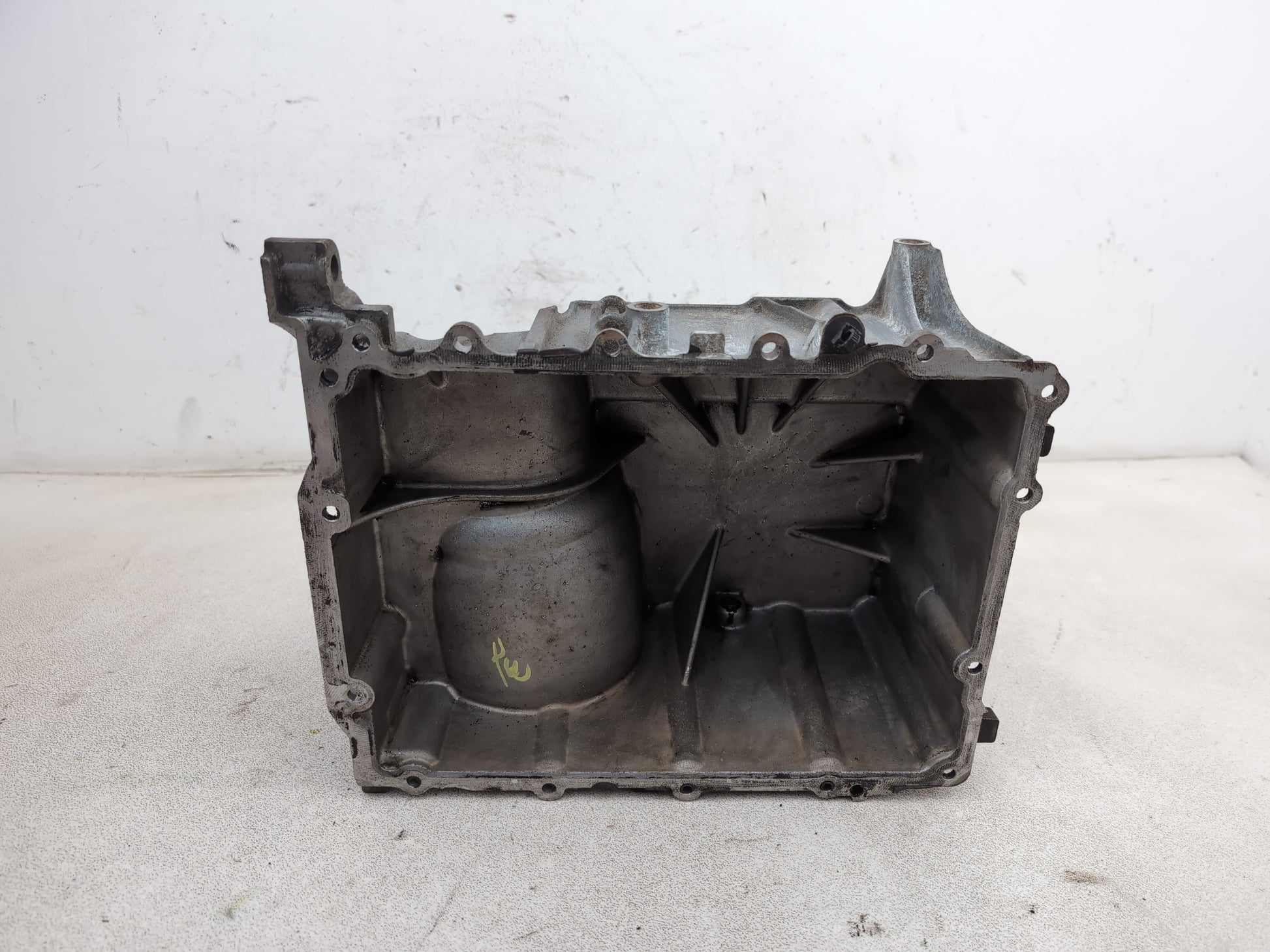 Ford Focus Zetec Turbo Engine Sump Cm5g6675fc 2011-2018 - photo 6