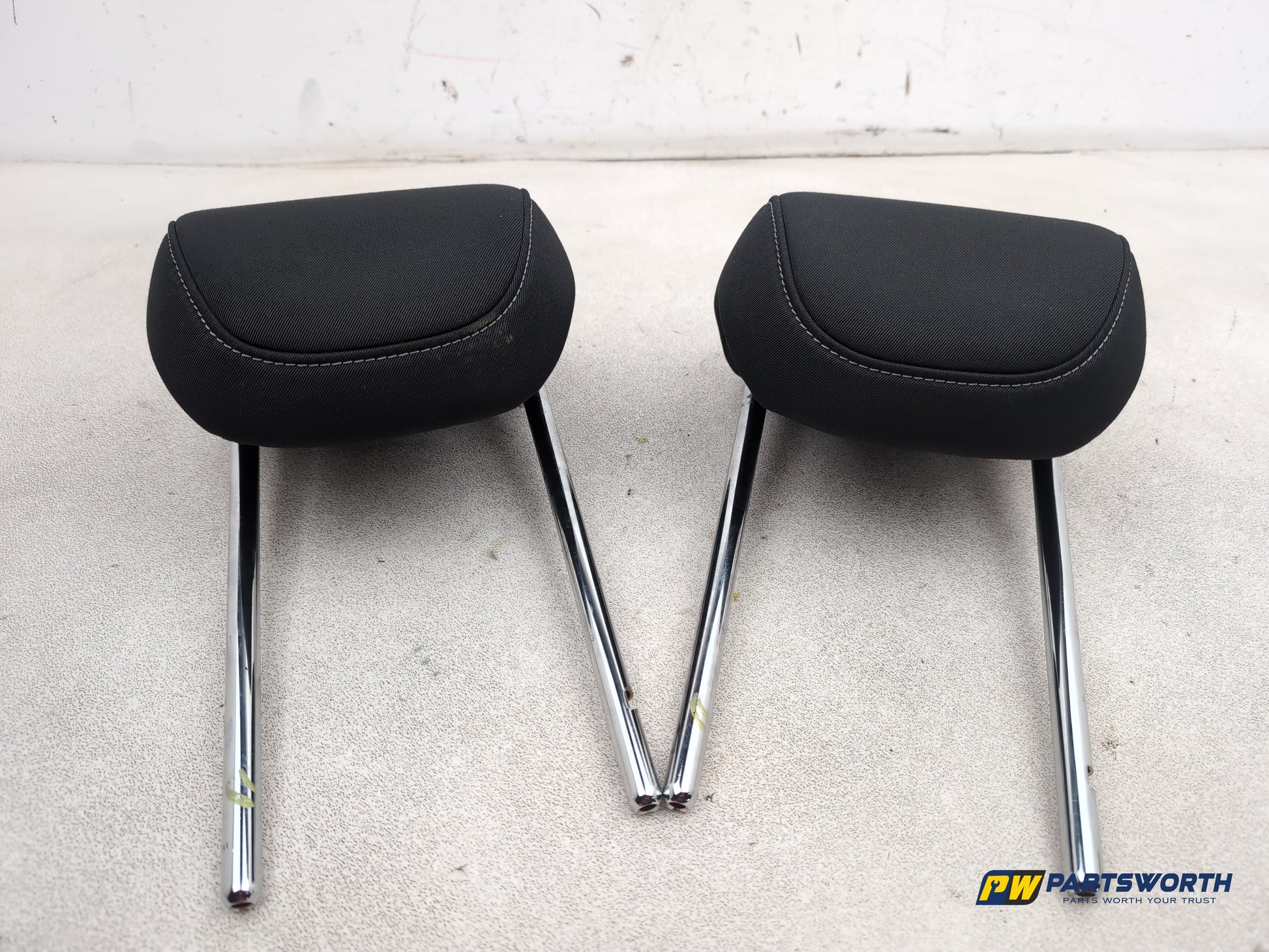 Audi A1 Contrast Edition Tdi Rear Headrest Set 2010-2012 - photo 6