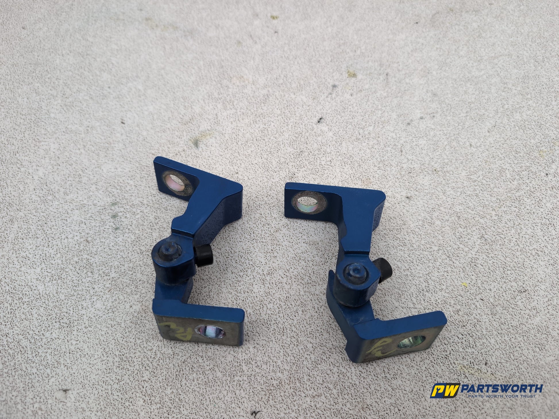 Seat Ibiza Sportrider Rh Driver Side Front Door Hinge Pair 8k0831402f 2008-2012 - photo 6