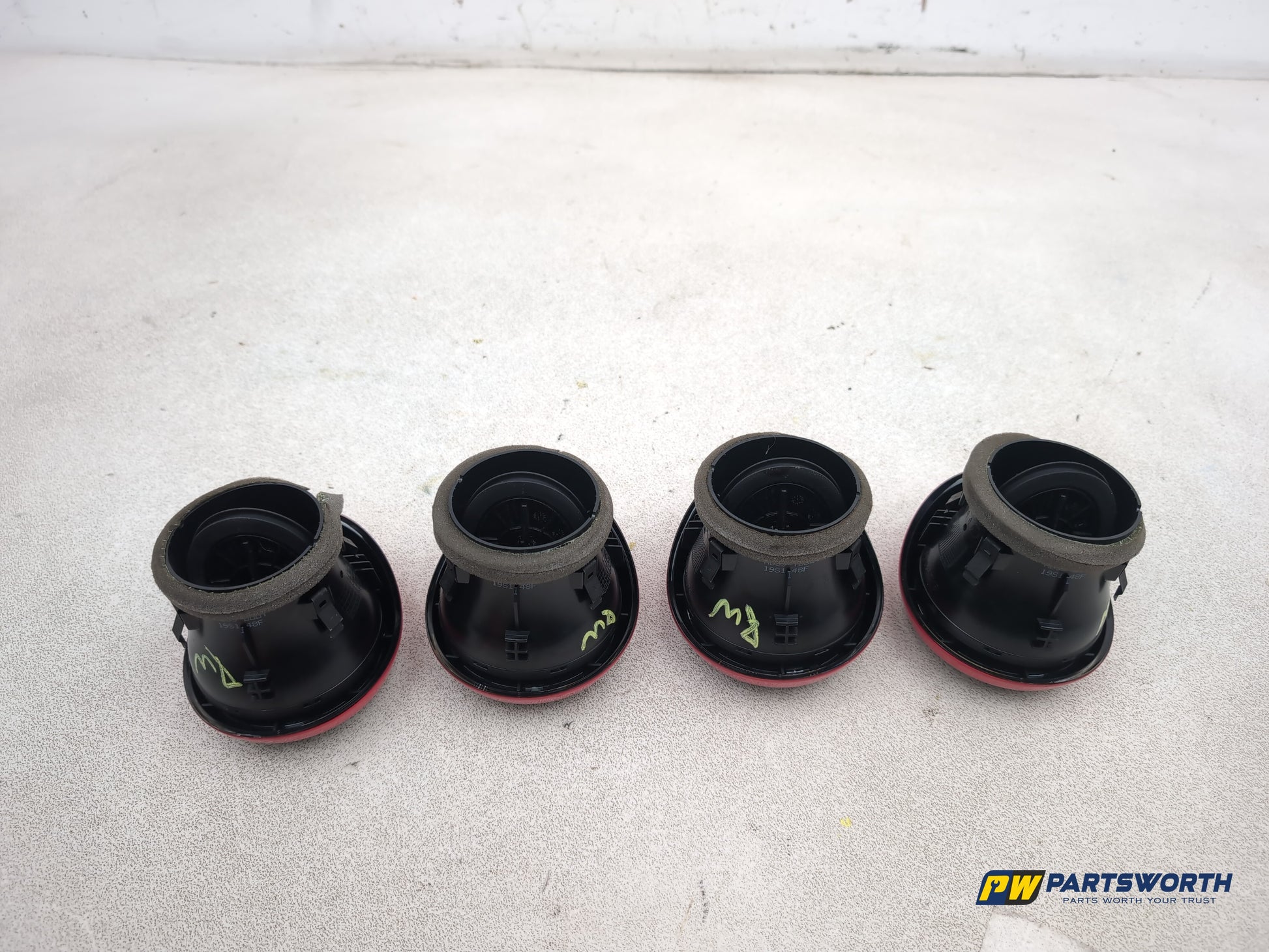Audi A1 Contrast Edition Tdi Dashboard Air Vent Set Of 4 8x2820902 2010-2012 - photo 6