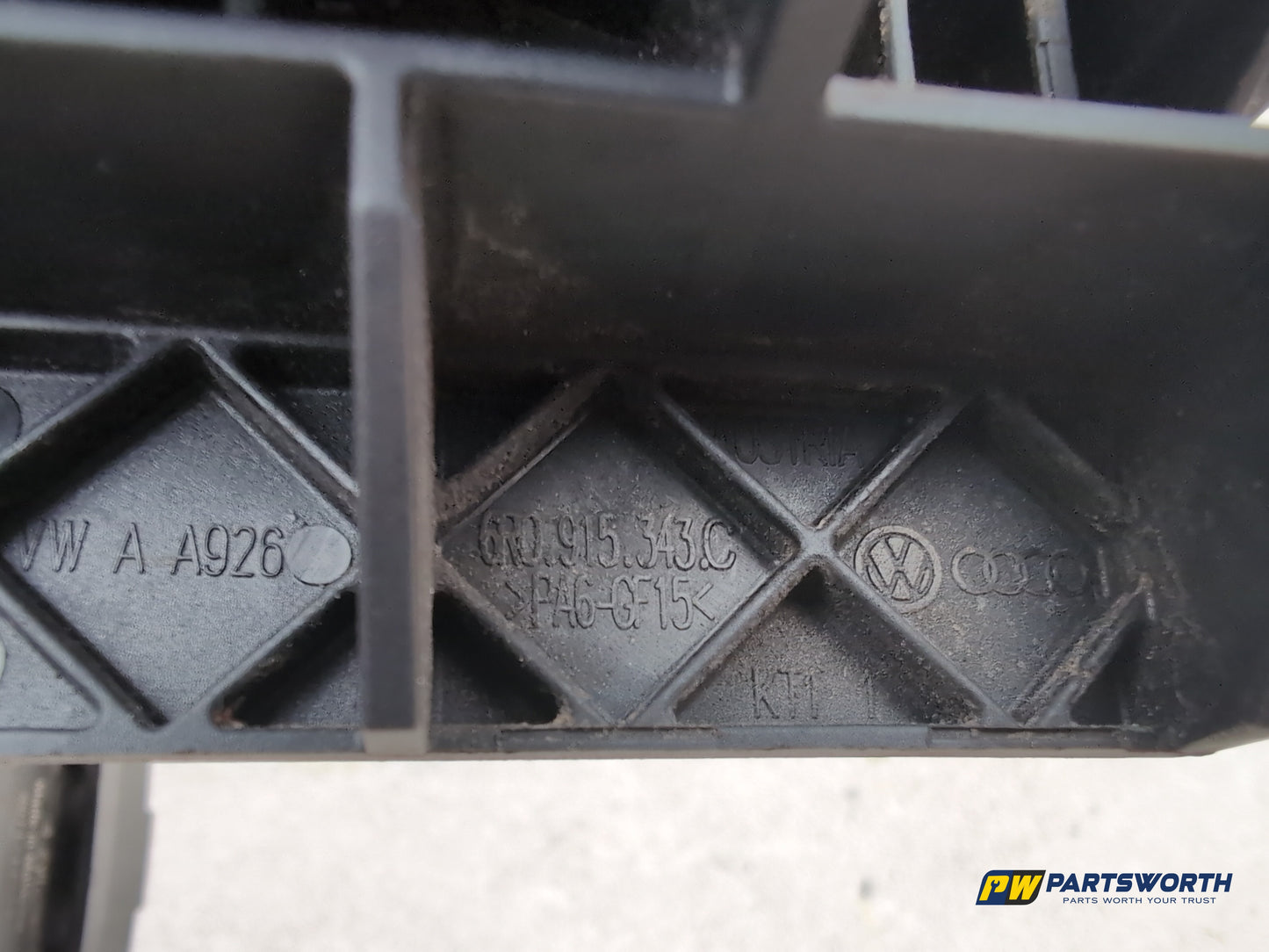 Audi A1 Contrast Edition Tdi Positive Battery Power Fuse Box 6r0915343c - photo 6