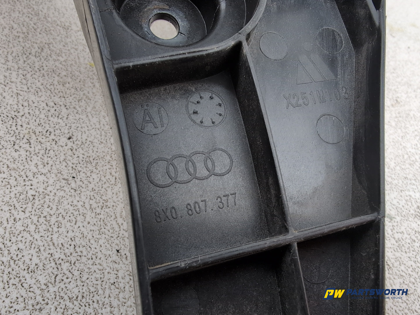 Audi A1 Contrast Edition Tdi Bumper Rear Bracket Lh Passenger Side 8x0807377 - photo 6