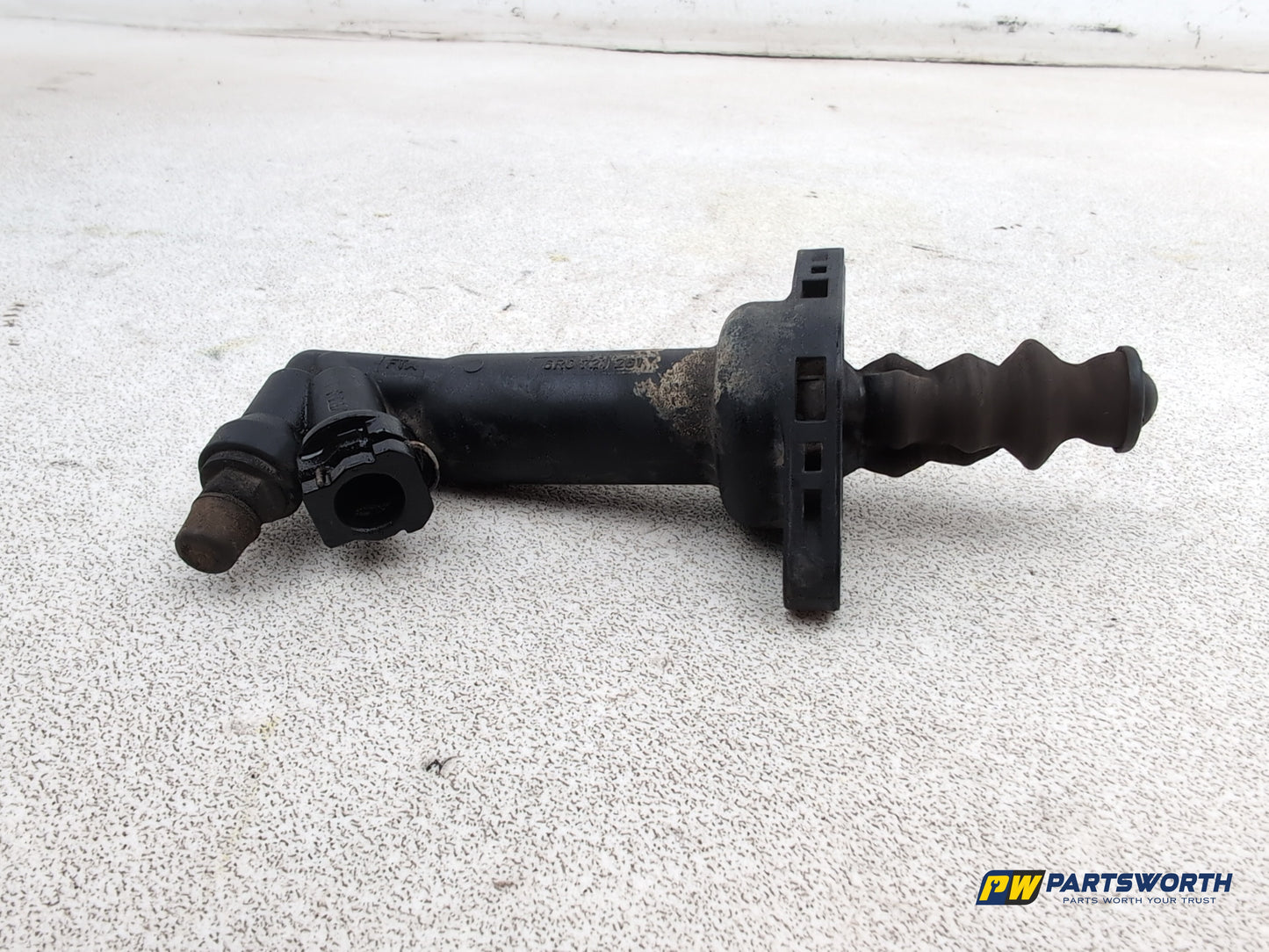Clutch Slave Cylinder and Pipe  6