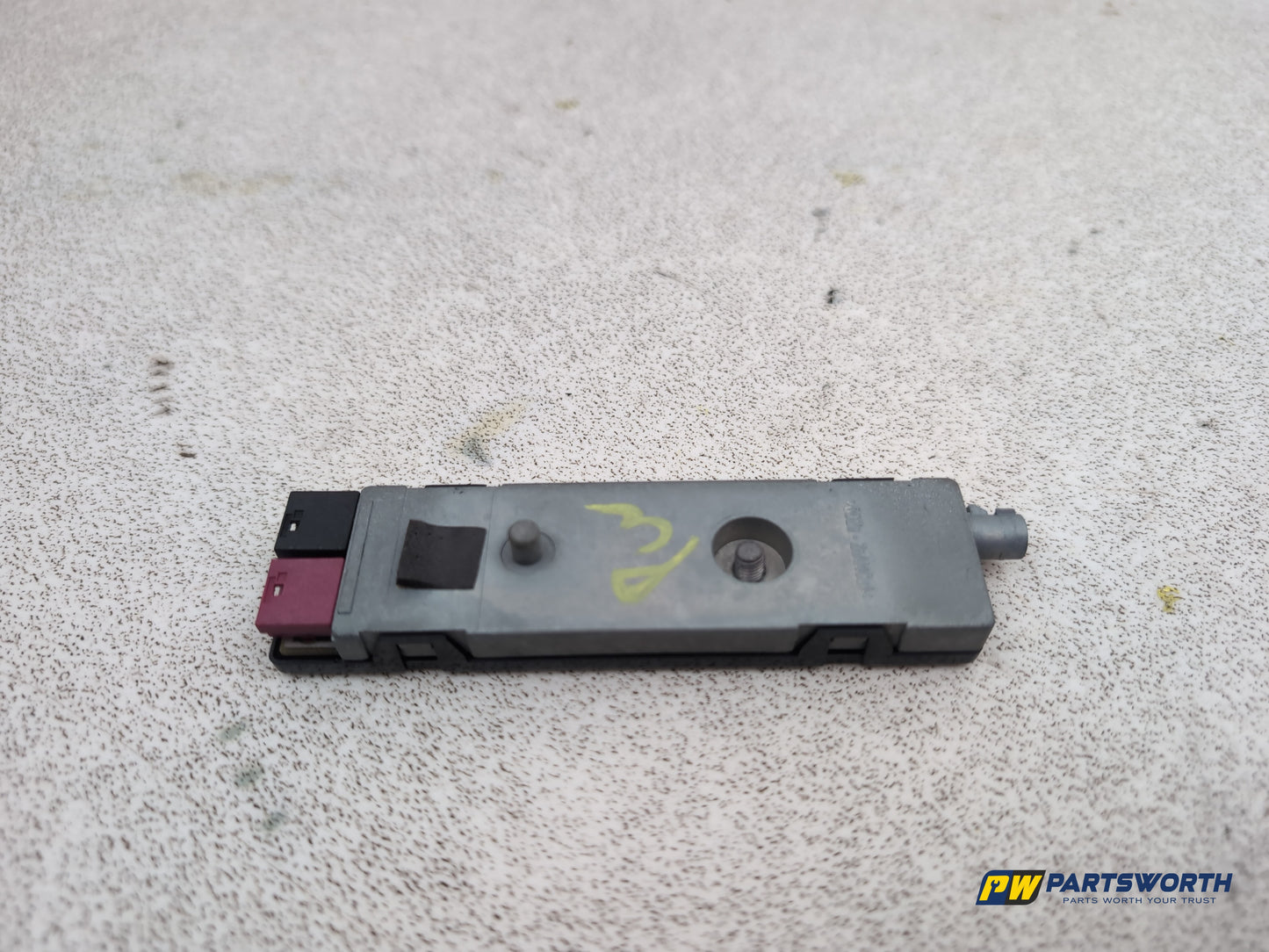 Mercedes-Benz E220 E-Class W212 Antenna Aerial Amplifier Module Unit A2128201689 - photo 6