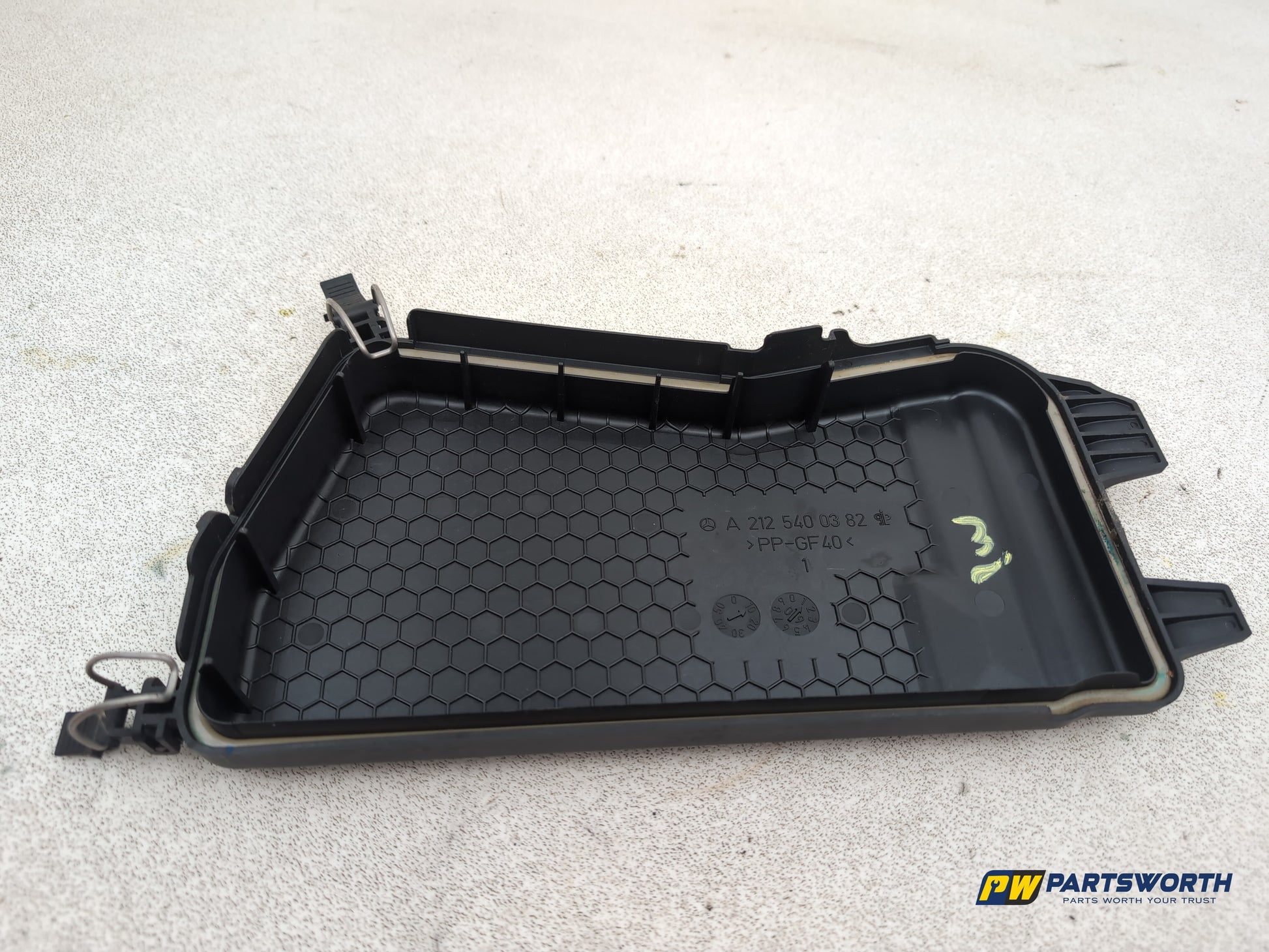 Mercedes-Benz E220 E-Class W212 Saloon Fuse Box Cover A2125400382 2009-2016 - photo 6