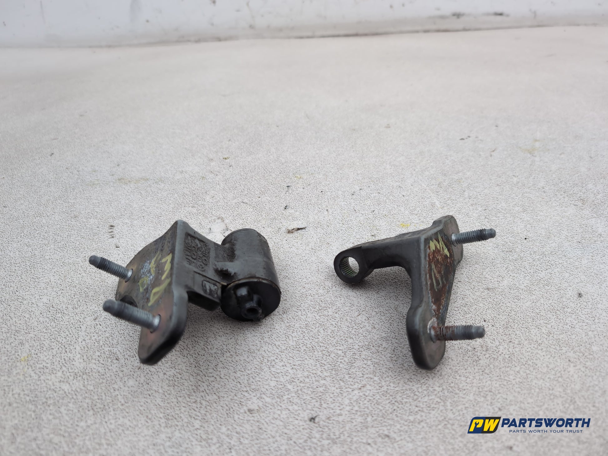 Mercedes-Benz E220 E-Class W212 Front Door Hinges Pair Rh Driver Side 2009-2012 - photo 6