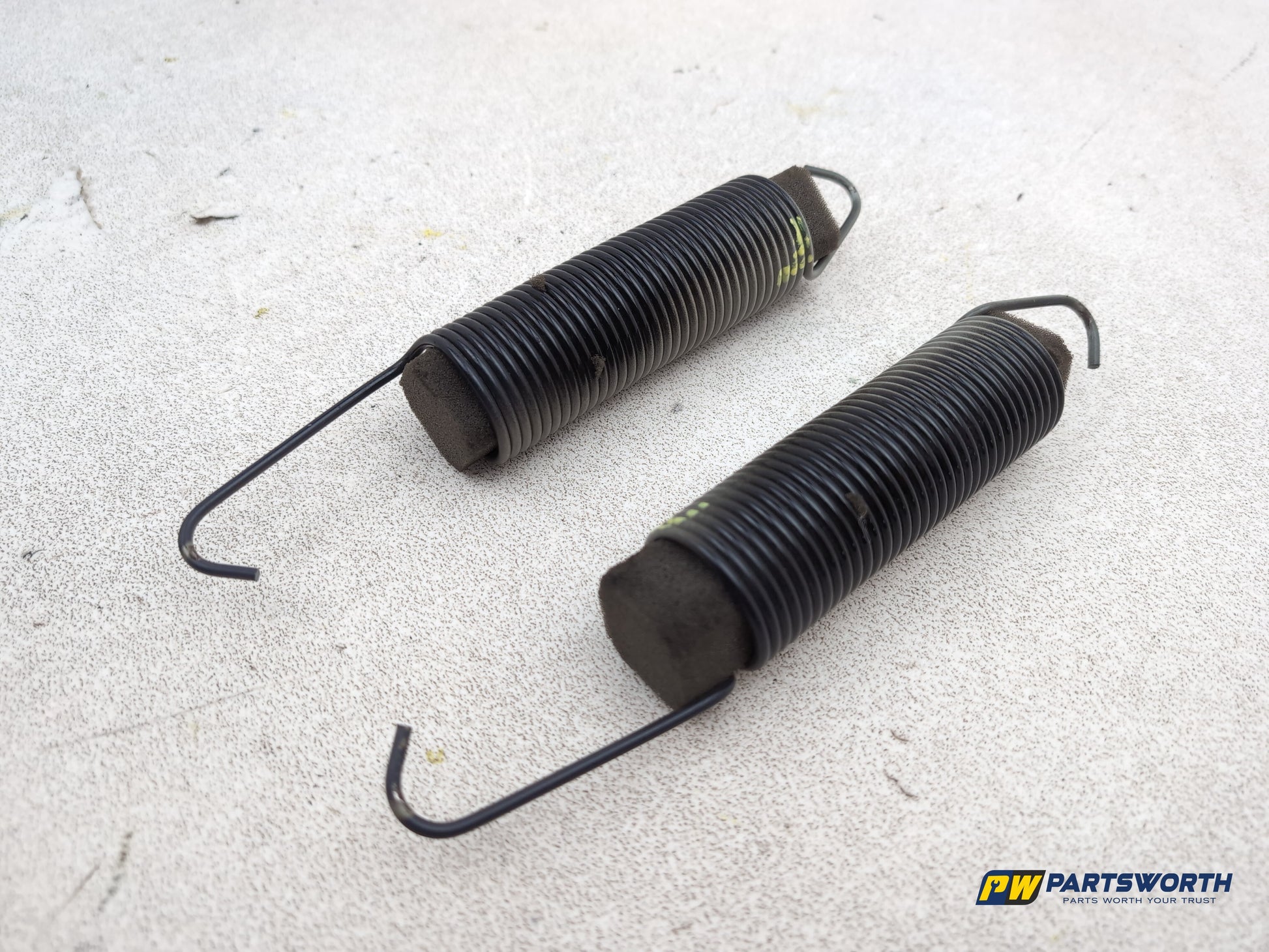 Mercedes-Benz E220 E-Classw212 Rear Boot Lid Tension Spring 2009-2016 - photo 6