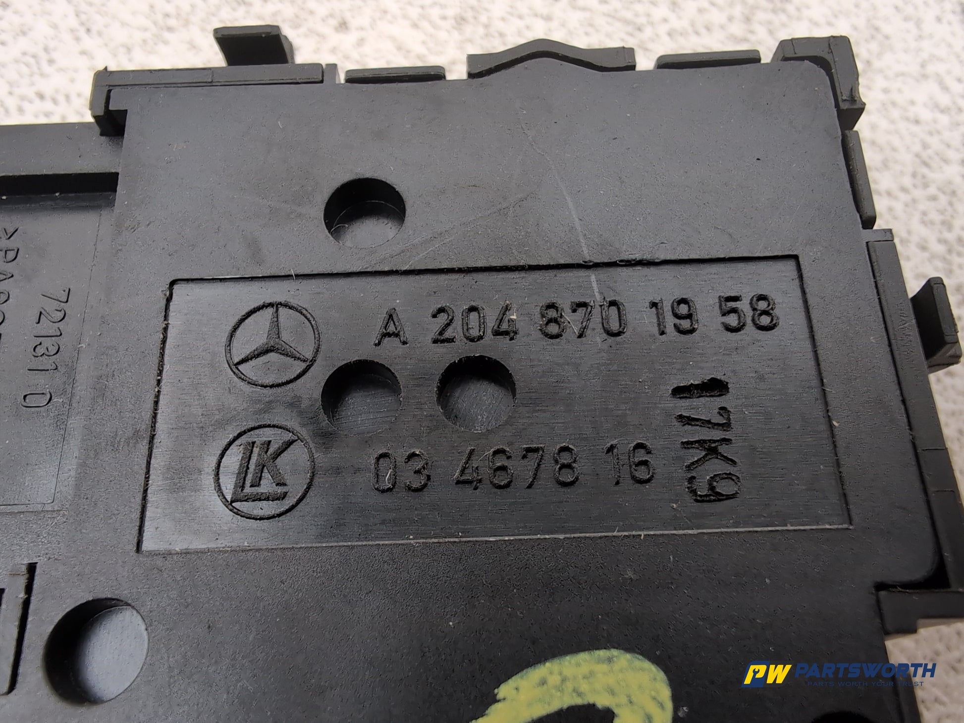 Mercedes-Benz E220 E-Class W212 Front Right Seat Control Switch A2048701958 - photo 6