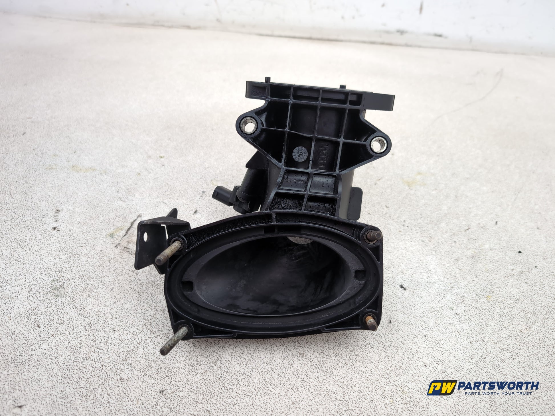 Mercedes-Benz E220 E-Class W212 Engin Inlet Manifold A6510900028 2009-2016 - photo 6