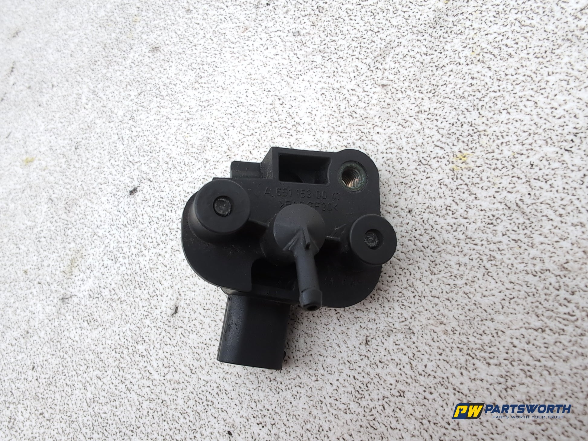 Mercedes-Benz E220 E-Class W212 Pressure Sensor Intake Manifold A0061531628 - photo 6