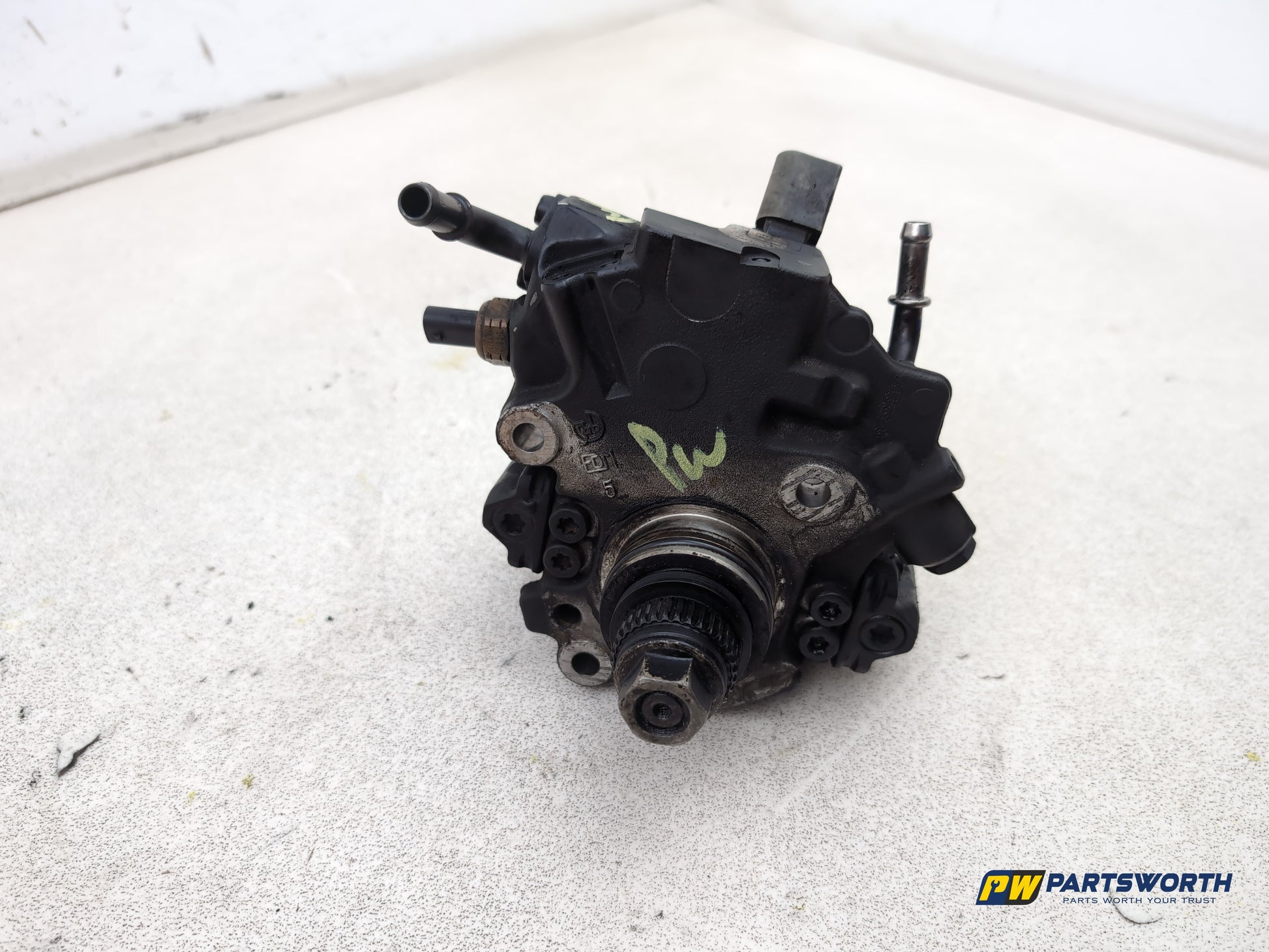 Mercedes-Benz E220 E-Class W212 2.1l Diesel High Pressure Fuel Pump A6510700101 - photo 6