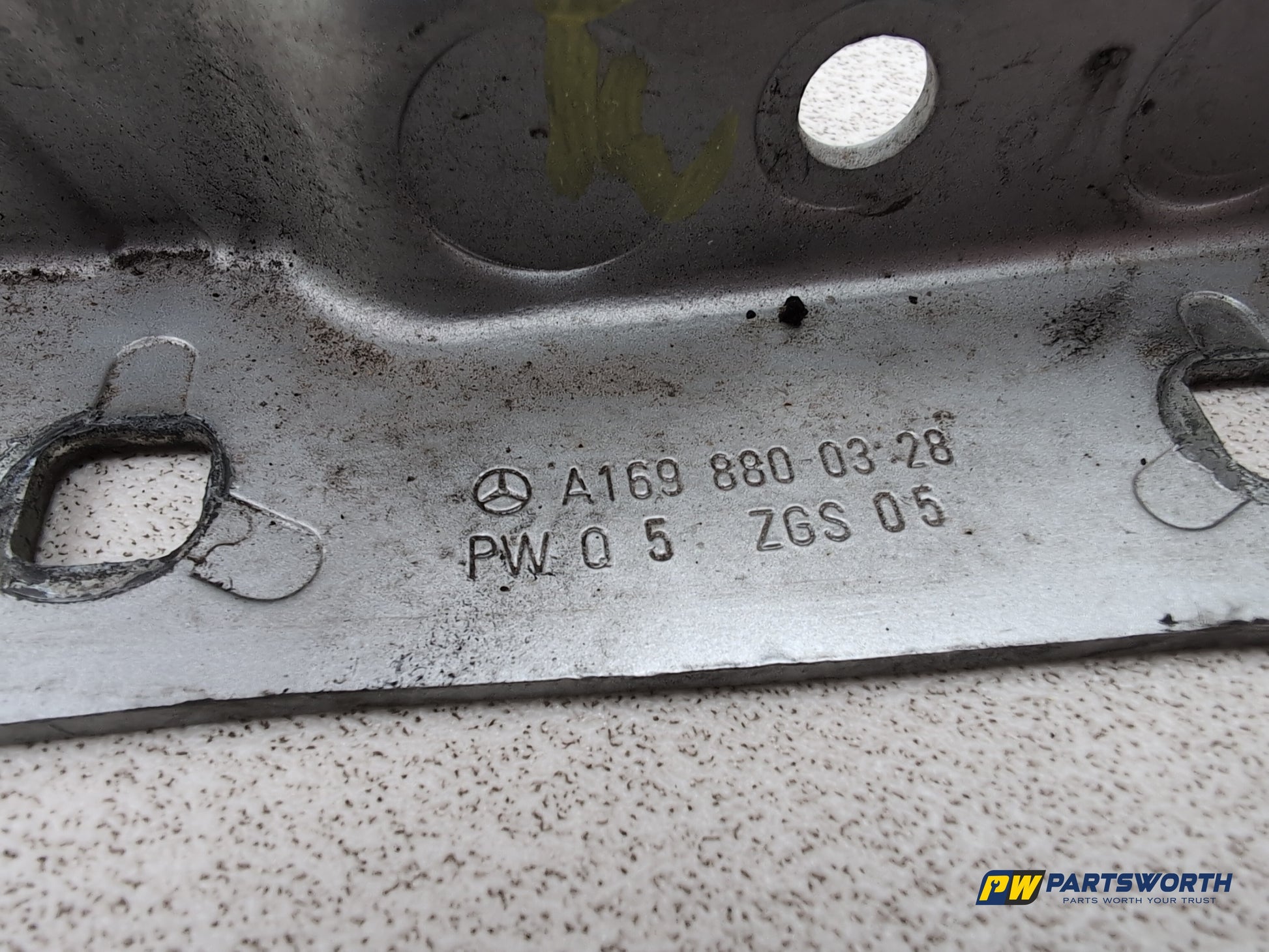 Bonnet Hinges 6