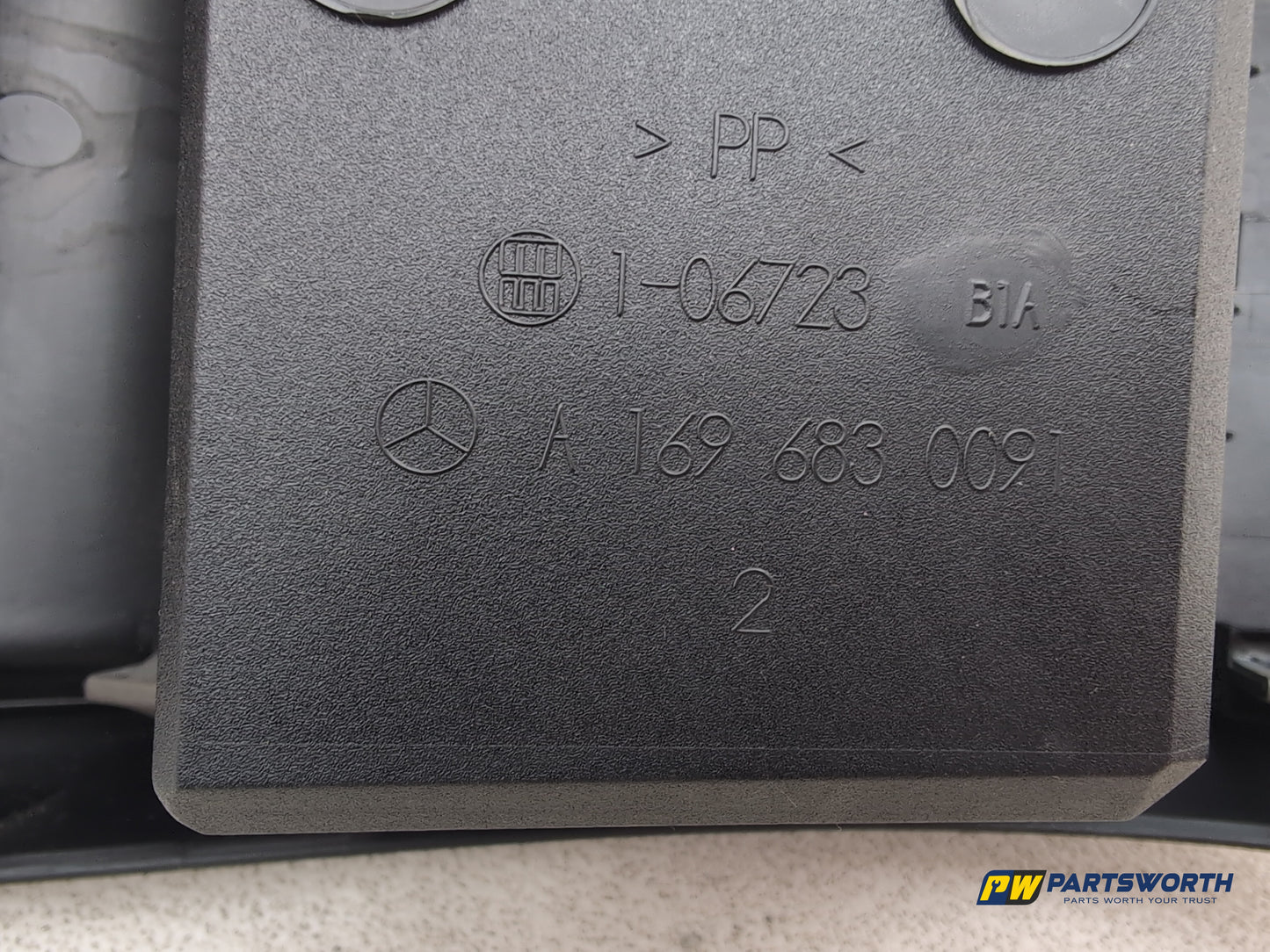 Mercedes-Benz B200 B-Class W245 Centre Console Storage Tray Rear A1696830091 - photo 6