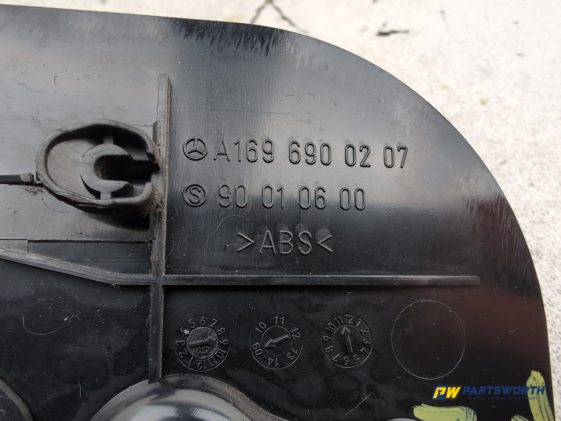 Mercedes-Benz B200 B-Class W245 Drivers Side Rear Boot Trim A1696900207 - photo 6