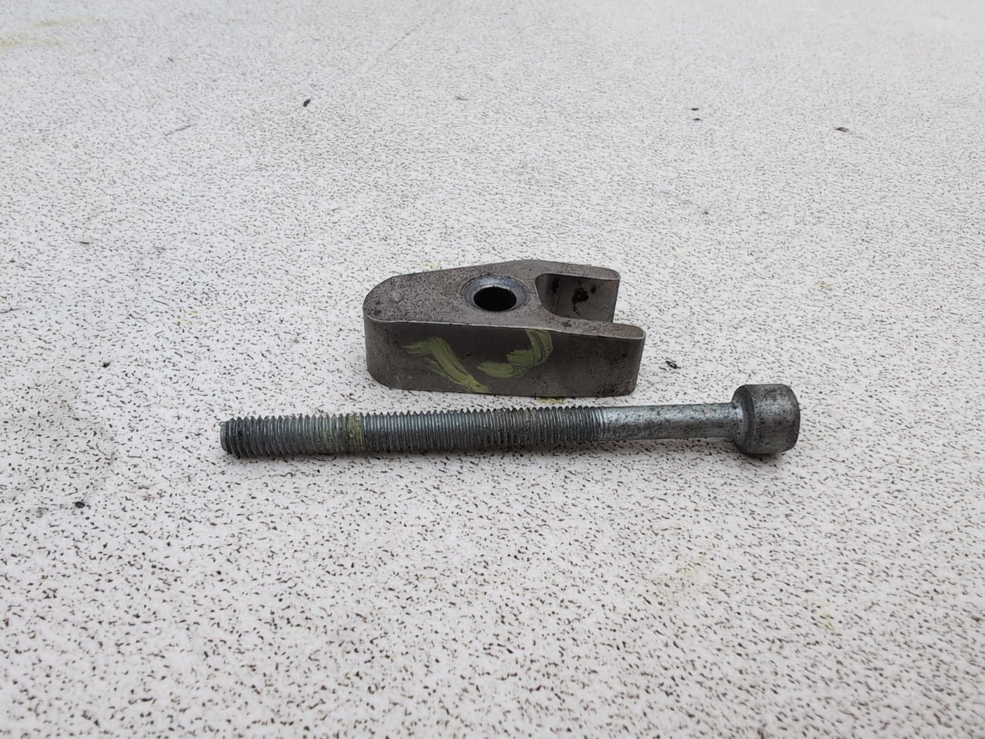 Mercedes-Benz B200 B-Class W245 2.0l Diesel Fuel Injecor Holding Clamp 2005-2011 - photo 6