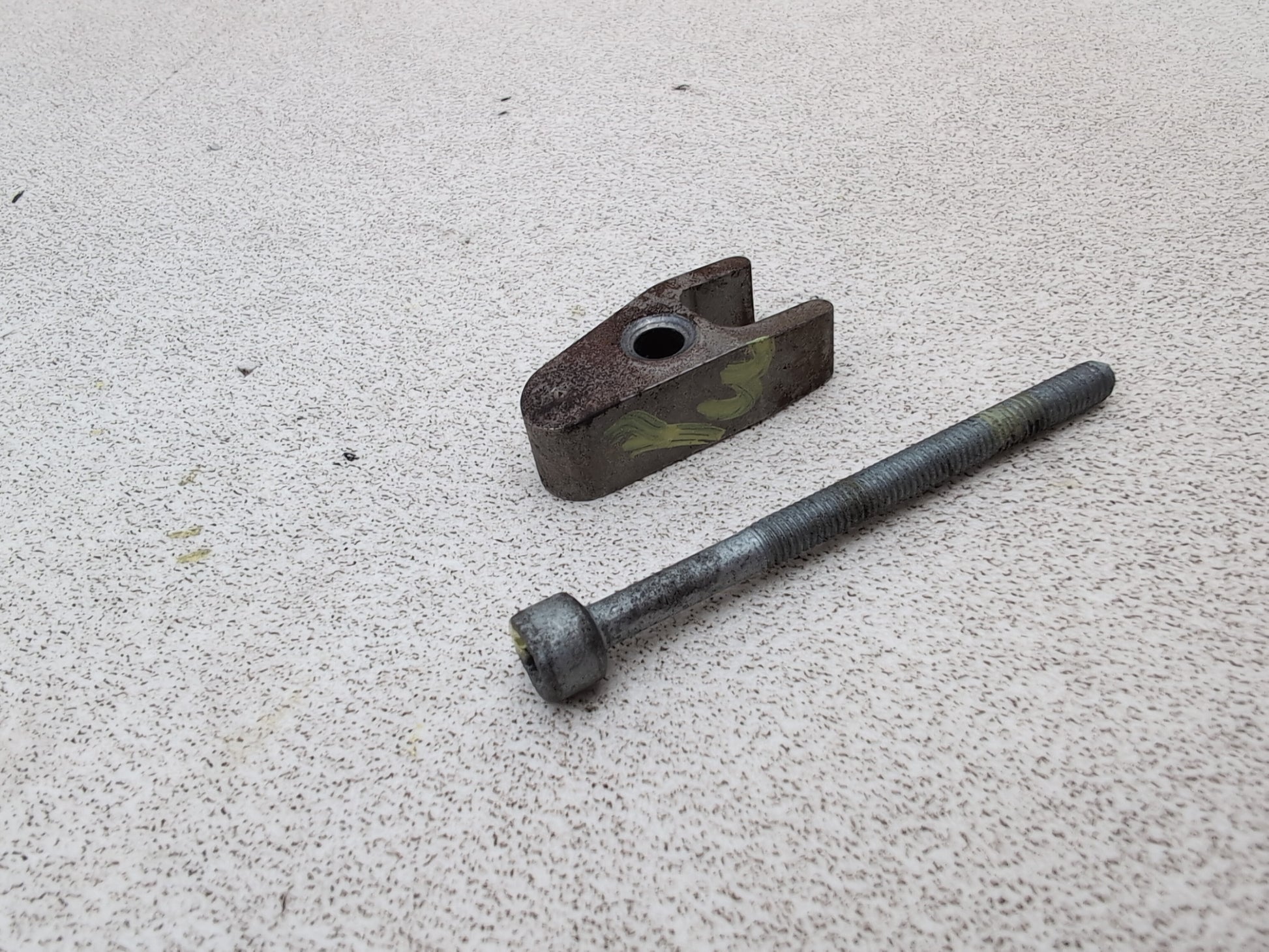 Mercedes-Benz B200 B-Class W245 2.0l Diesel Fuel Injecor Holding Clamp 2005-2011 - photo 6