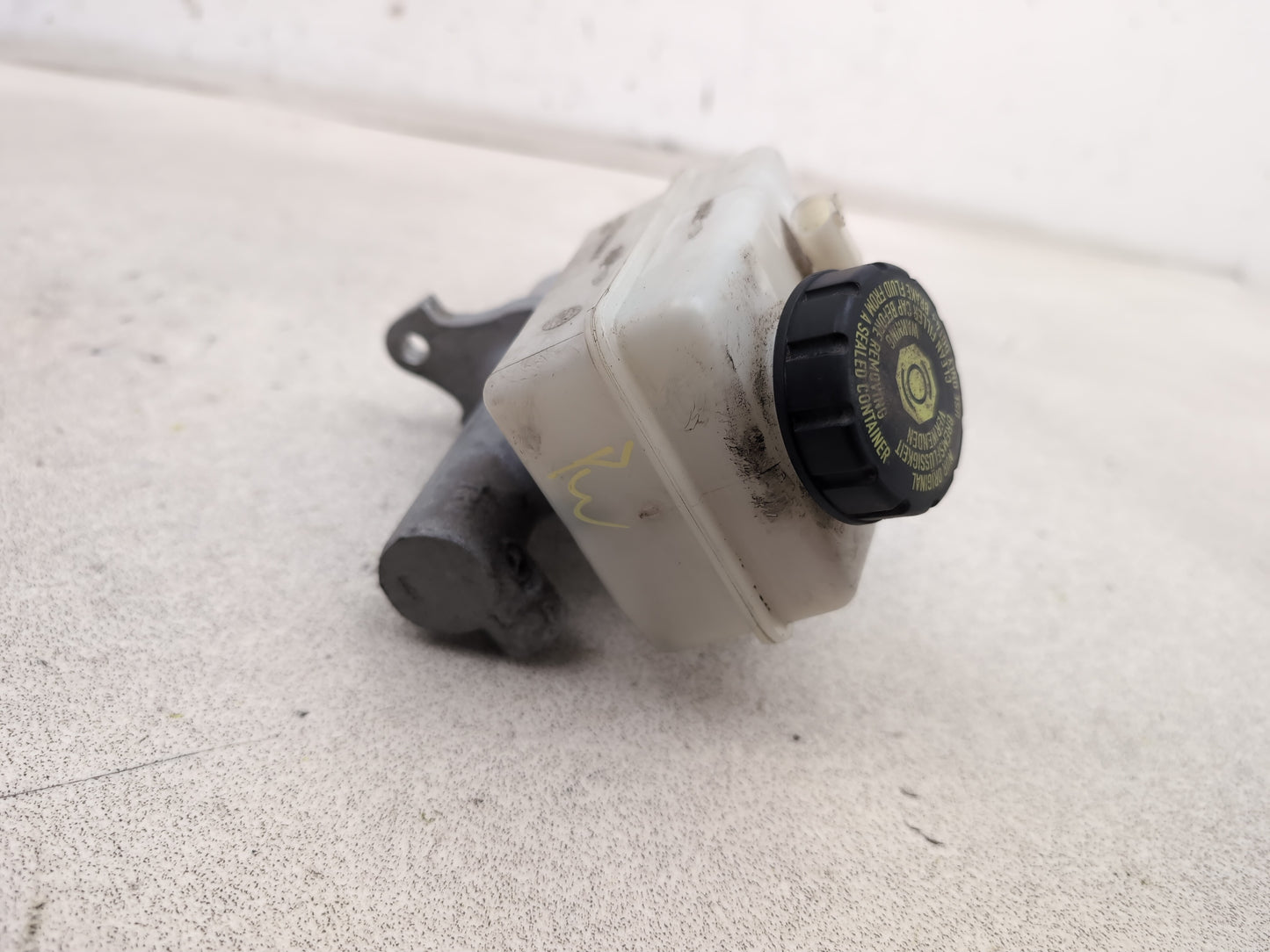Mercedes-Benz B200 B-Class W245 Brake Master Cylinder Assembly A1694300202 - photo 6