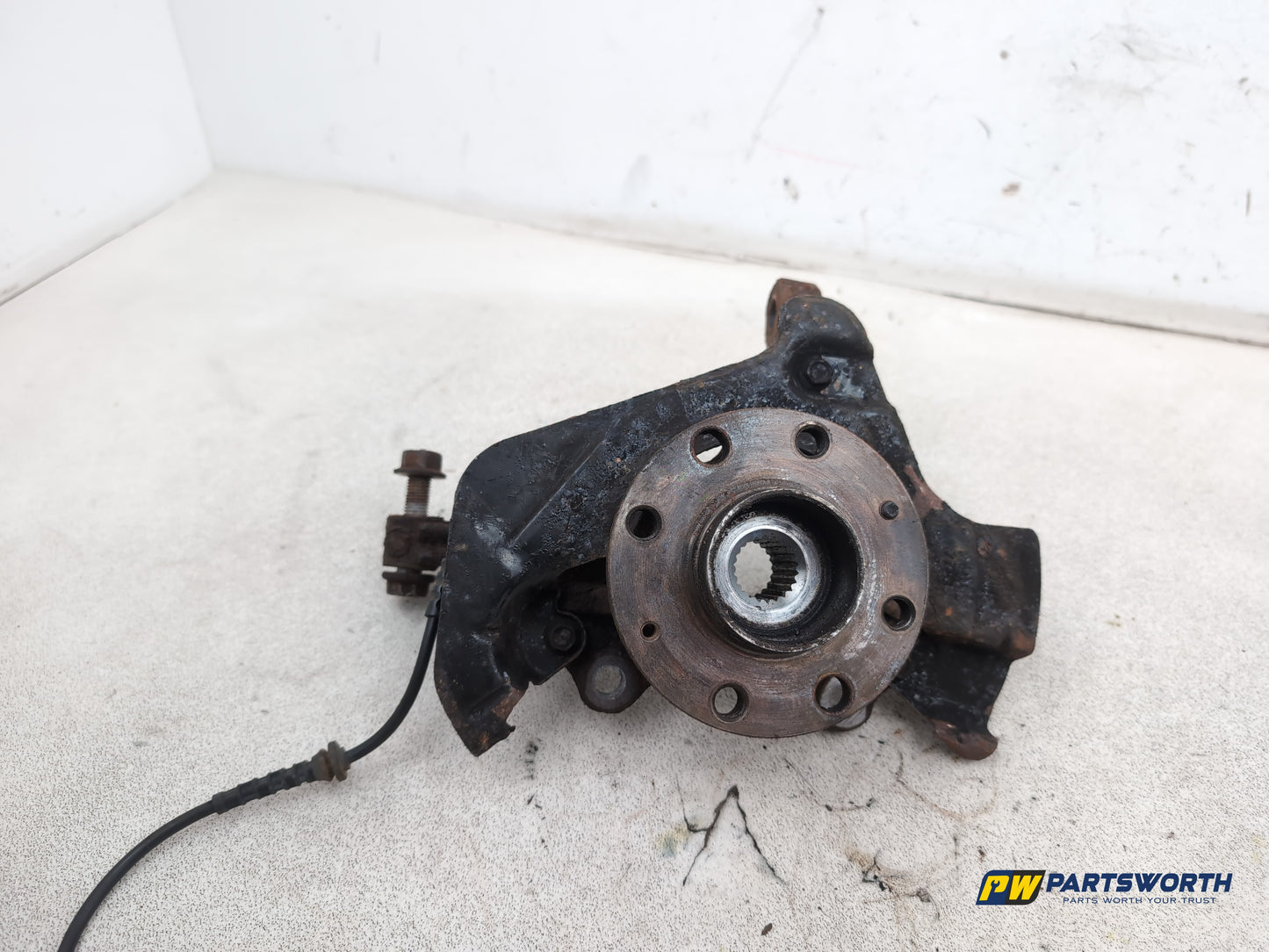 Vauxhall Corsa Se Wheel Hub Front Lh Passenger Side 2006-2014 - photo 6