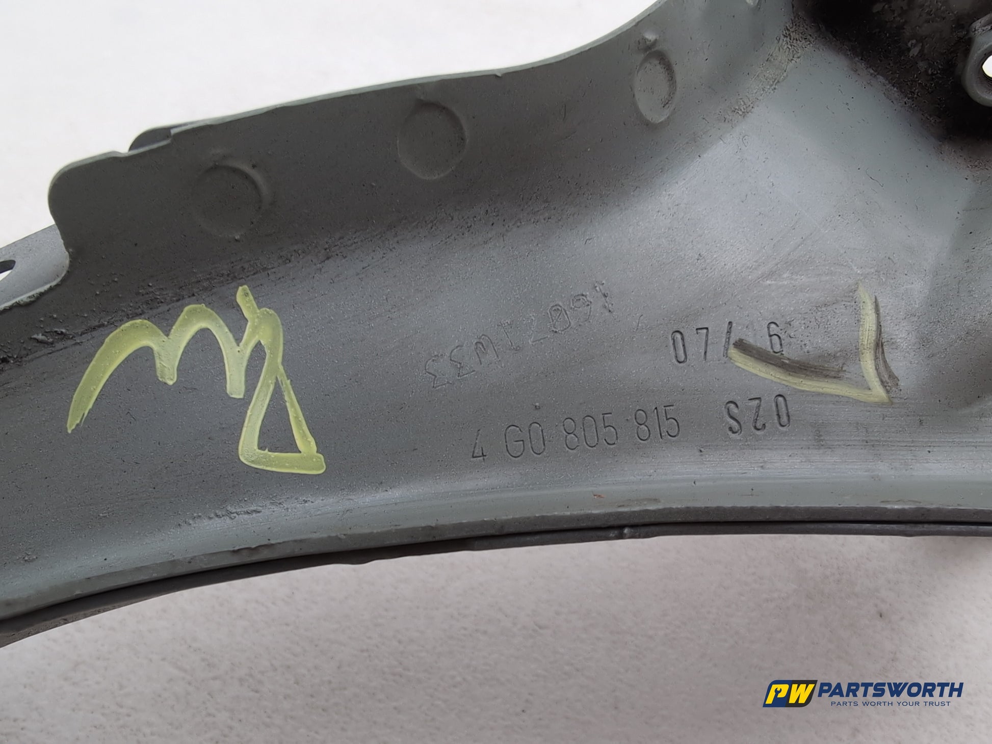 Audi A6 S Line Black Ed Wing Mount Bracket Front Left Passenger Side 4g0805815 - photo 6